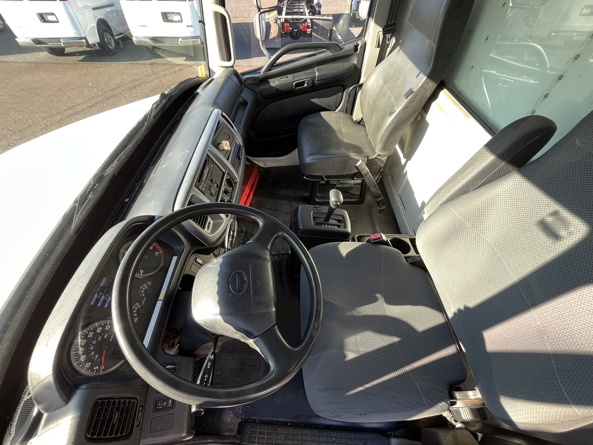 2015 HINO 338 1015479-13 2015 HINO 338 1015479-13