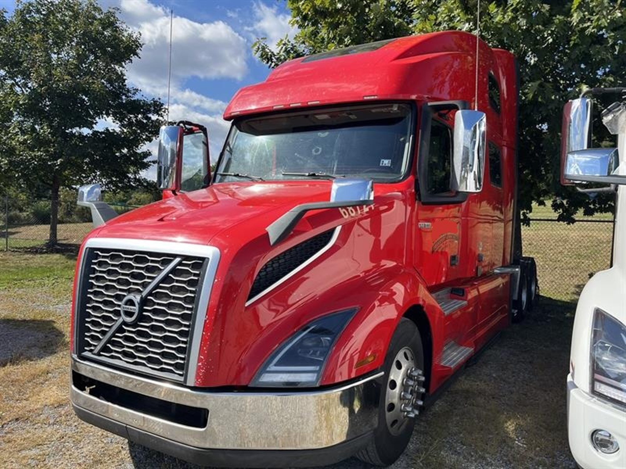 2021 VOLVO VNL 860 2021 VOLVO VNL 860 - image 3 of 6