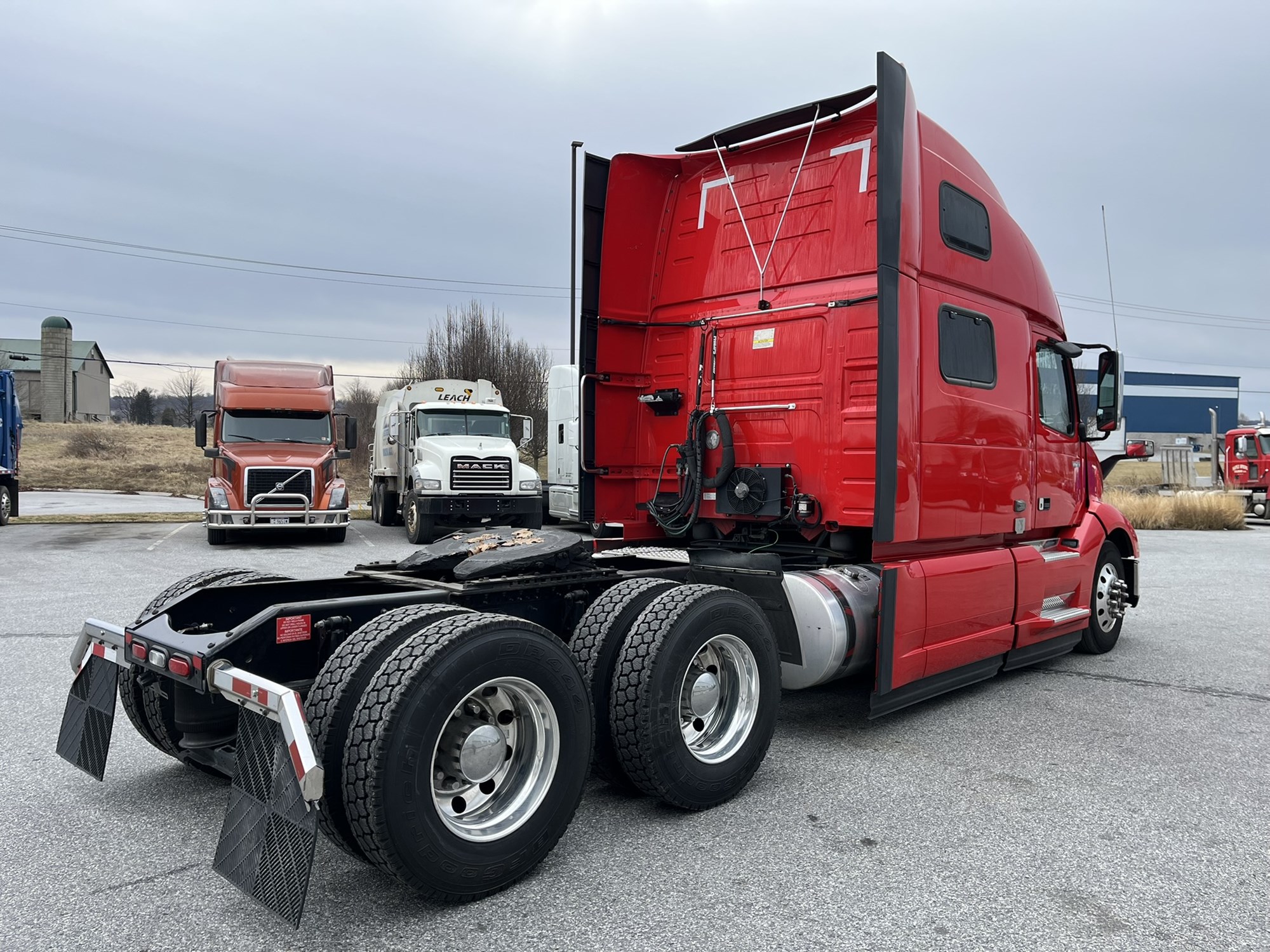 2021 VOLVO VNL 860 2021 VOLVO VNL 860 - image 4 of 6