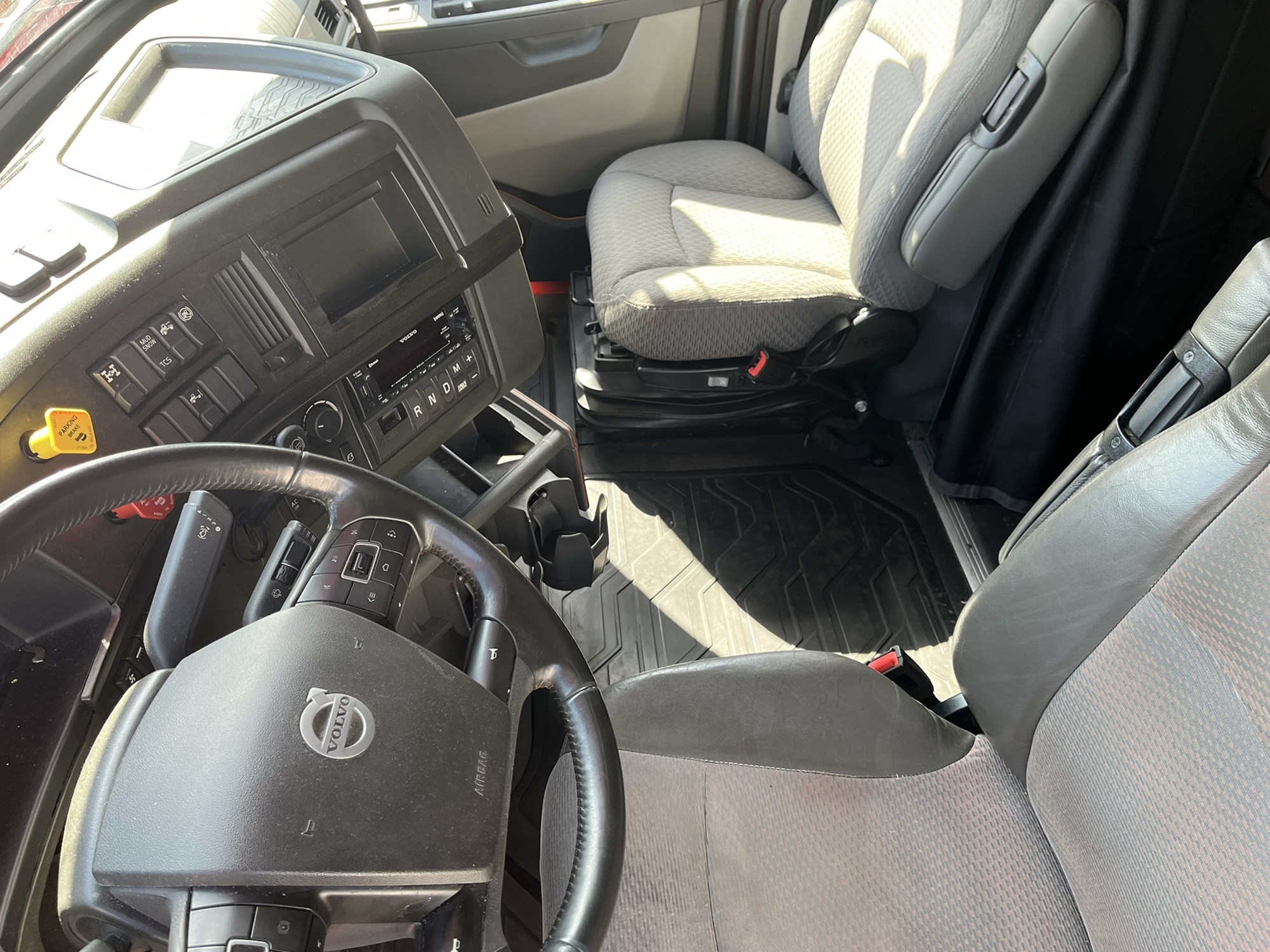 2021 VOLVO VNL 860 2021 VOLVO VNL 860 - image 5 of 6