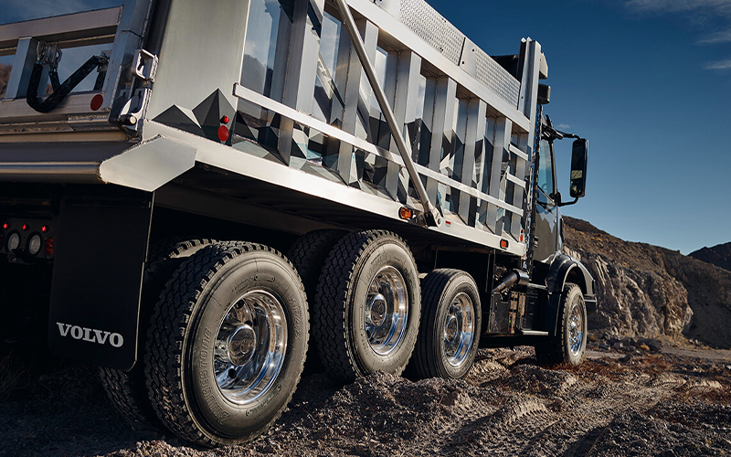 Volvo Trucks VHD 400 AF Volvo Trucks VHD 400 AF - image 1 of 4