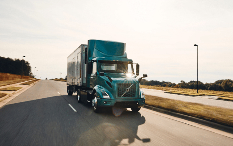 Volvo Trucks 4x2 Tractor Volvo Trucks 4x2 Tractor - image 1 of 4