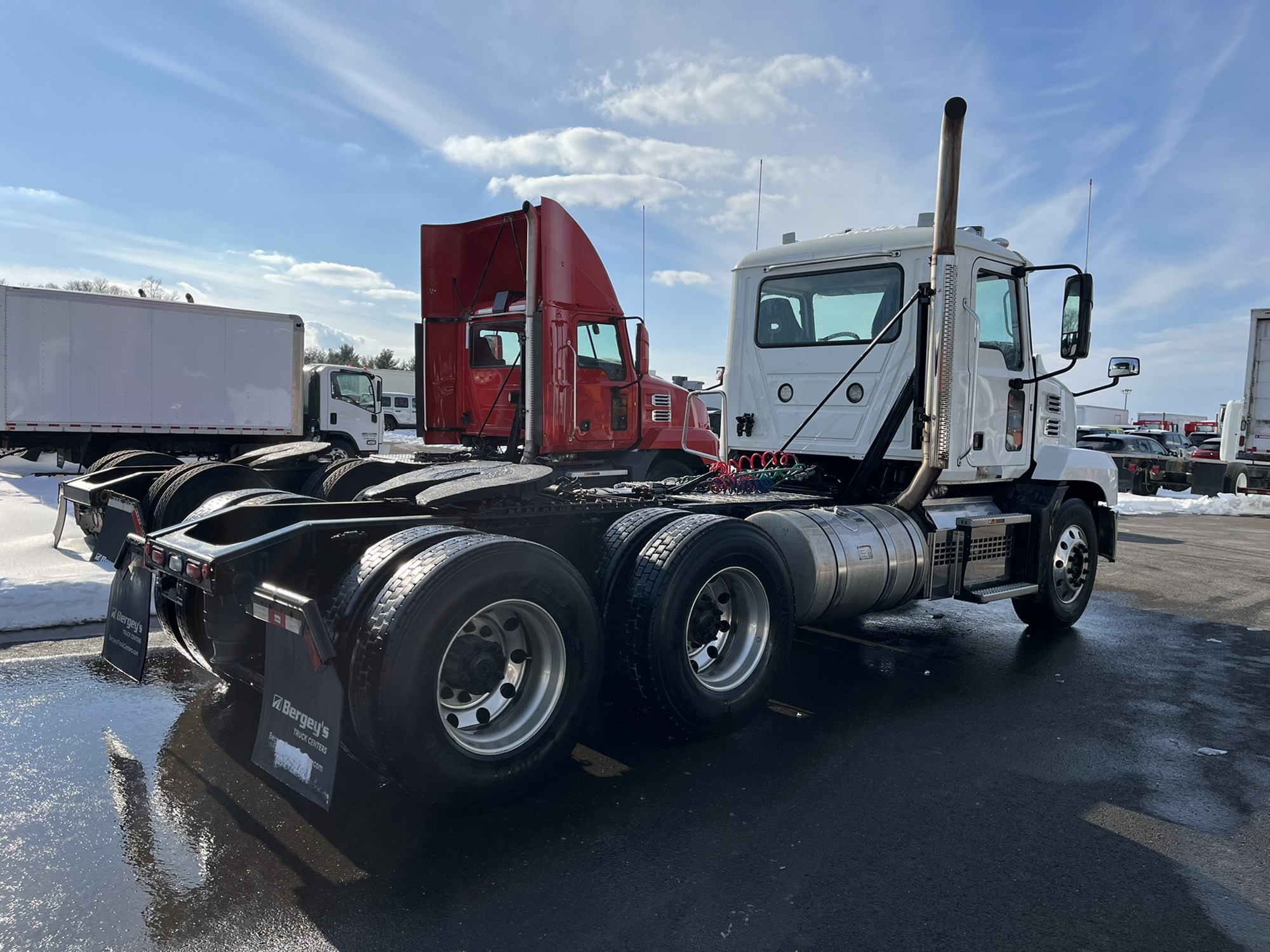 2020 MACK AN64T 2020 MACK AN64T - image 4 of 6