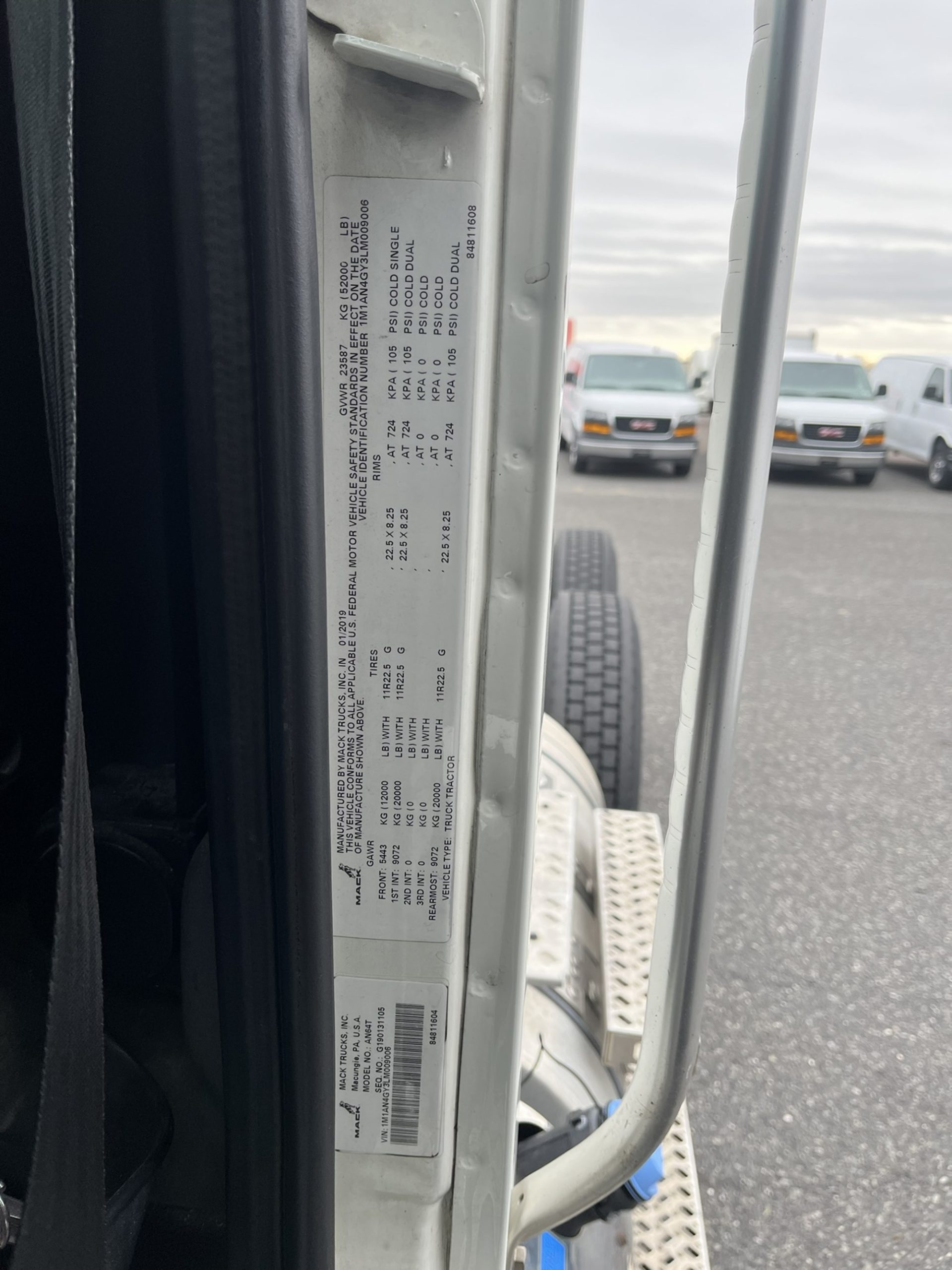 2020 MACK AN64T 1000082-12 2020 MACK AN64T 1000082-12