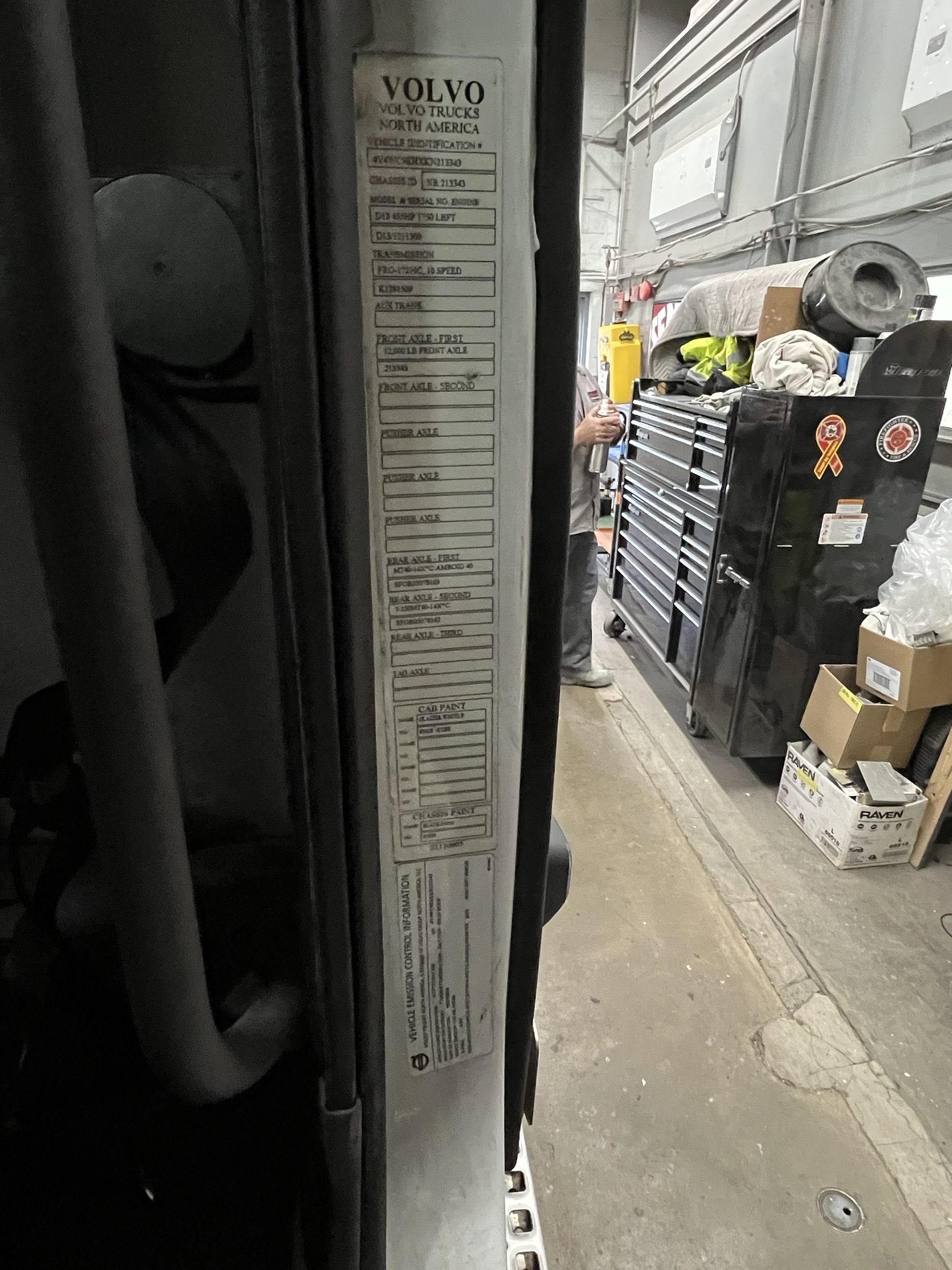 2019 VOLVO VNR64T300 1000572-04 2019 VOLVO VNR64T300 1000572-04
