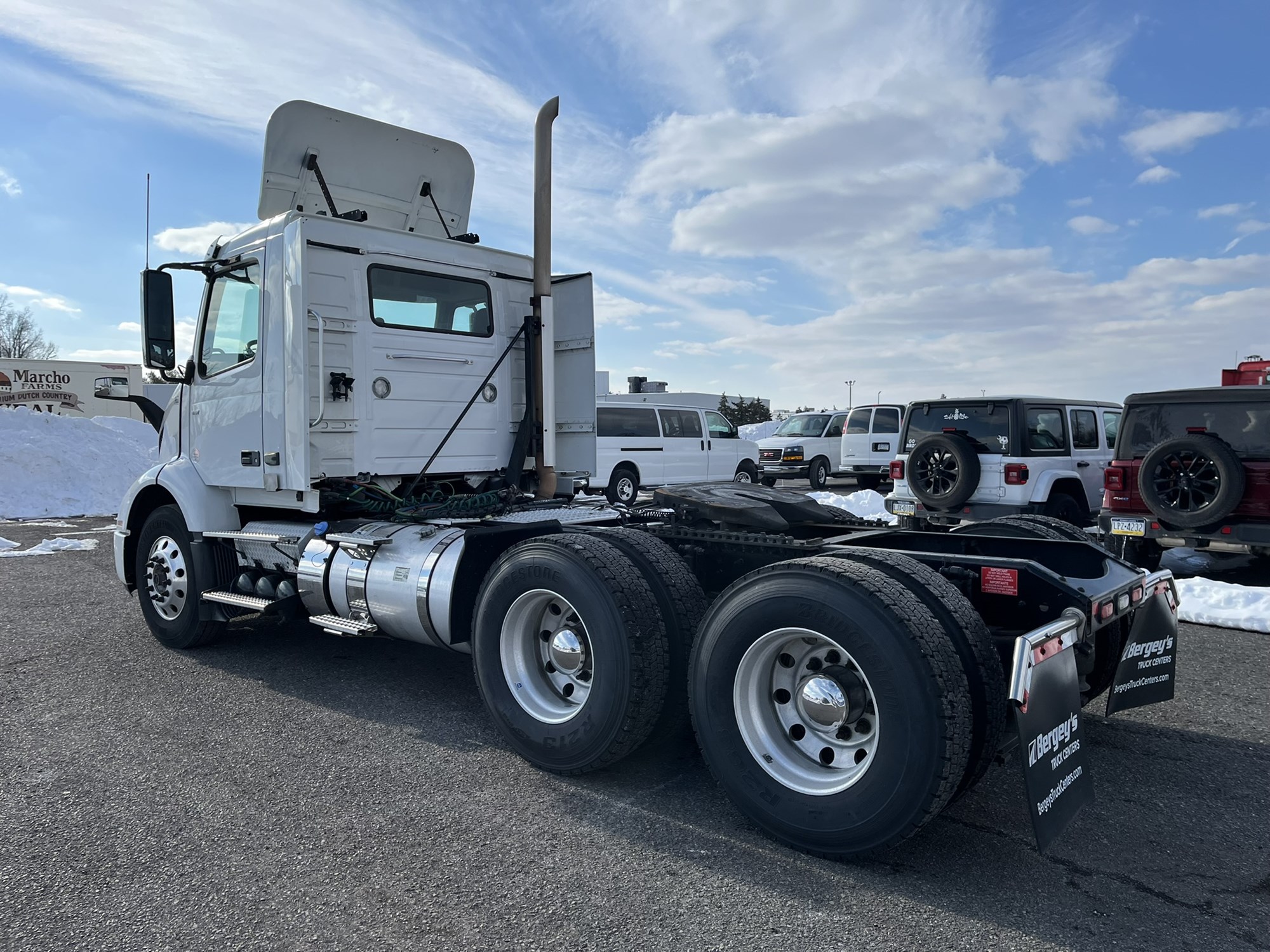 2019 VOLVO VNR64T300 2019 VOLVO VNR64T300 - image 6 of 6