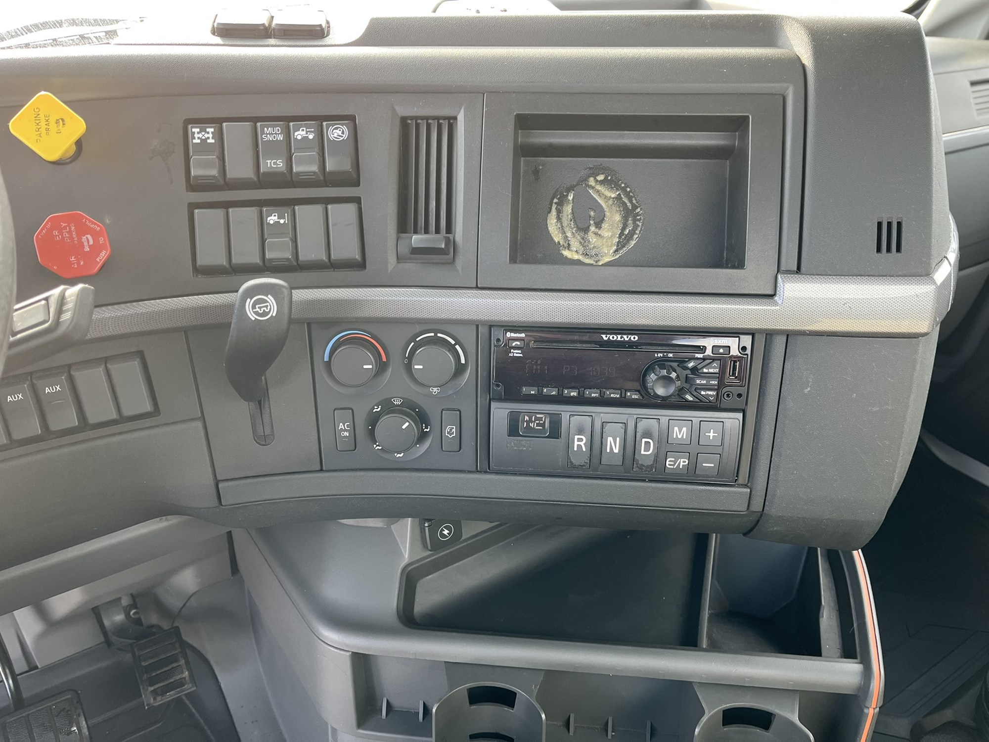 2019 VOLVO VNR64T300 1000574-11 2019 VOLVO VNR64T300 1000574-11