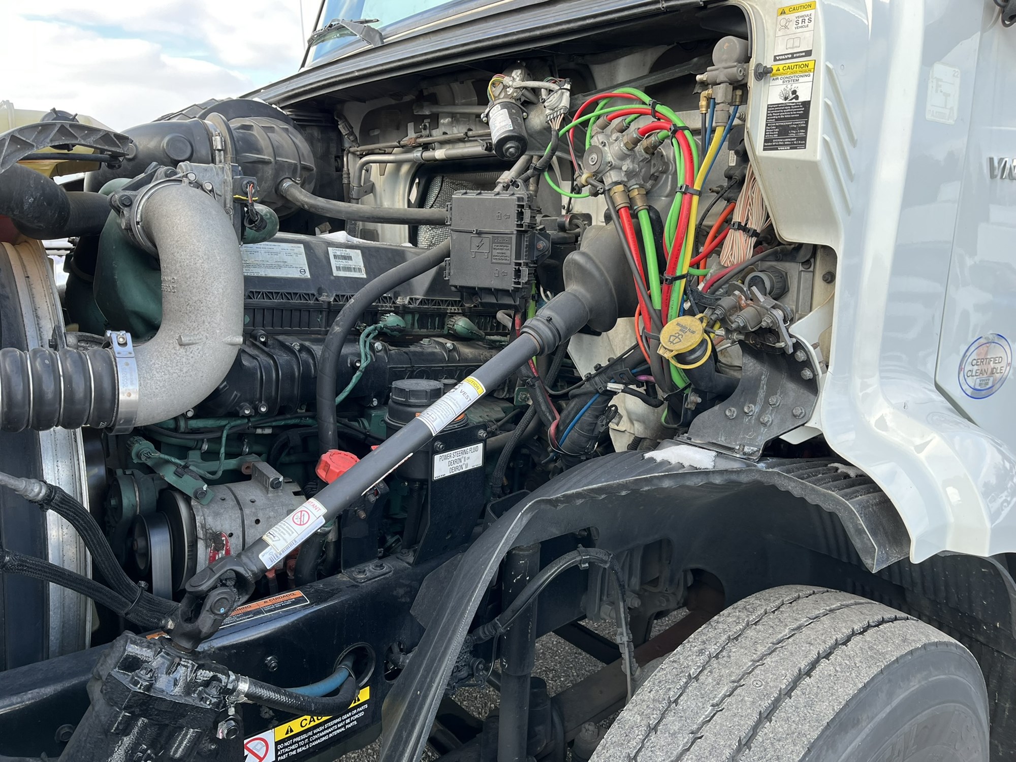 2019 VOLVO VNR64T300 1000574-15 2019 VOLVO VNR64T300 1000574-15