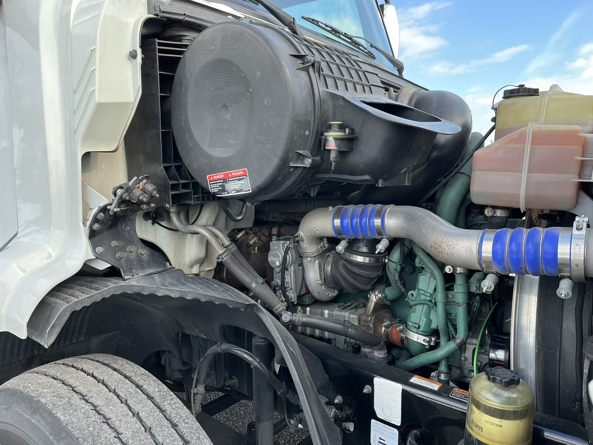 2019 VOLVO VNR64T300 1000574-23 2019 VOLVO VNR64T300 1000574-23