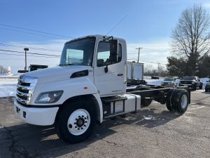 2019 HINO 268A 1001005-01