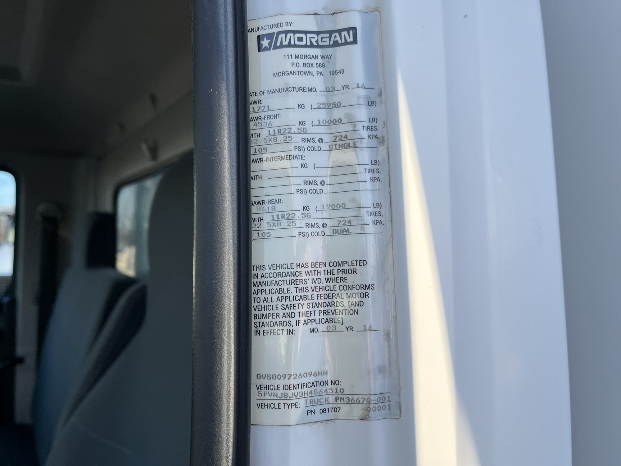 2017 HINO 268A 1048019-23 2017 HINO 268A 1048019-23