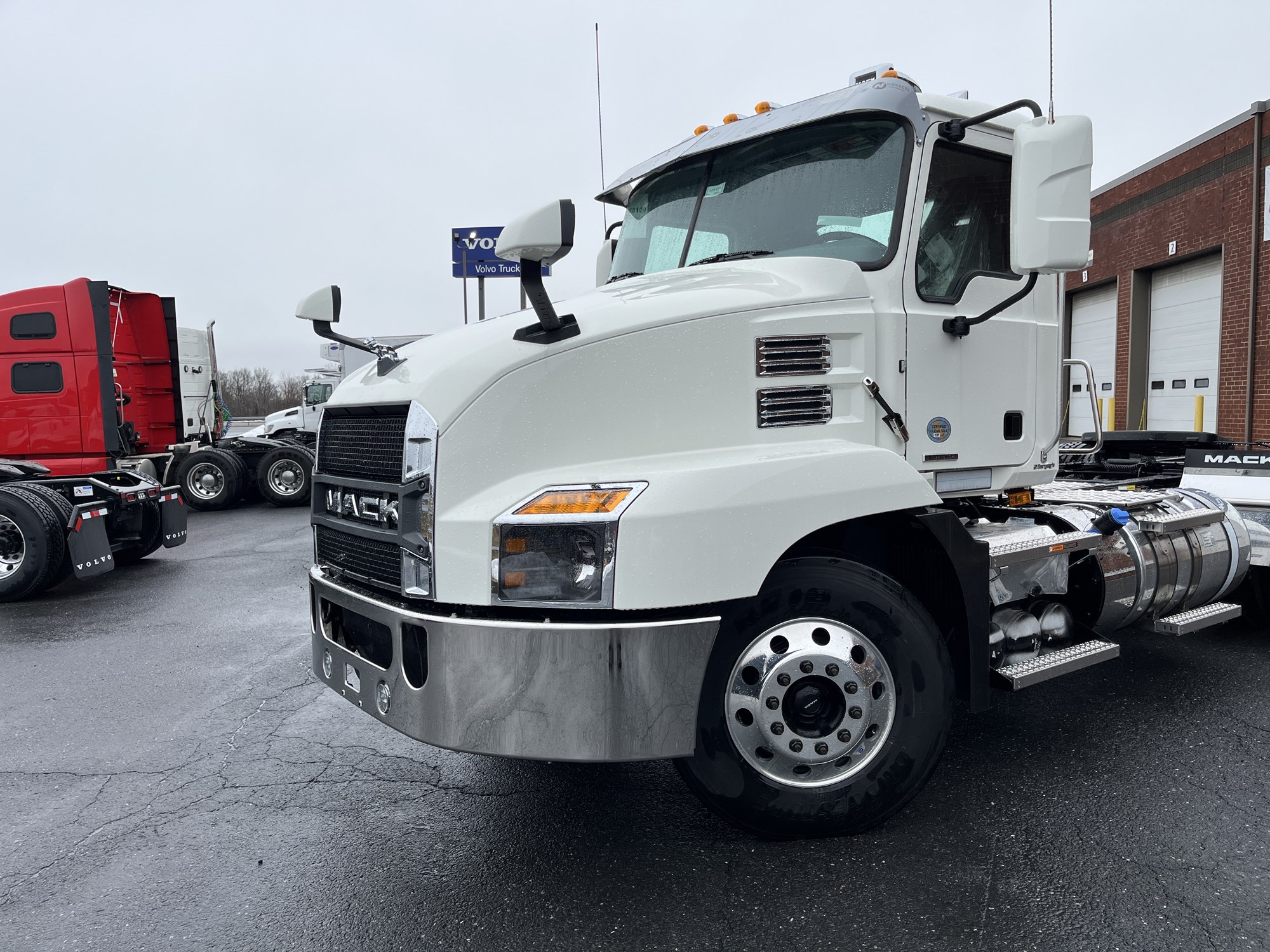 2026 MACK AN64T 2026 MACK AN64T - image 1 of 6