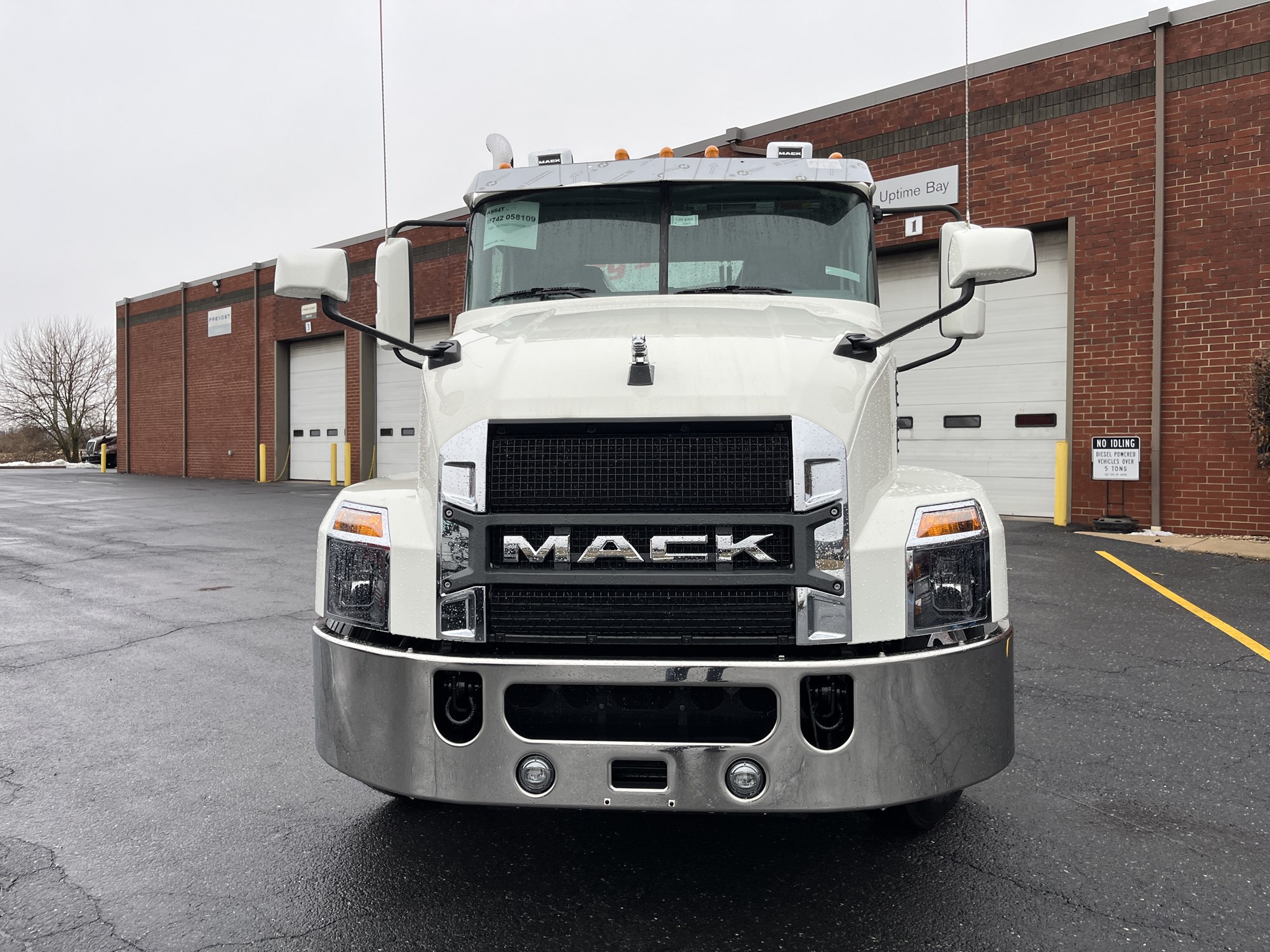 2026 MACK AN64T 2026 MACK AN64T - image 2 of 6