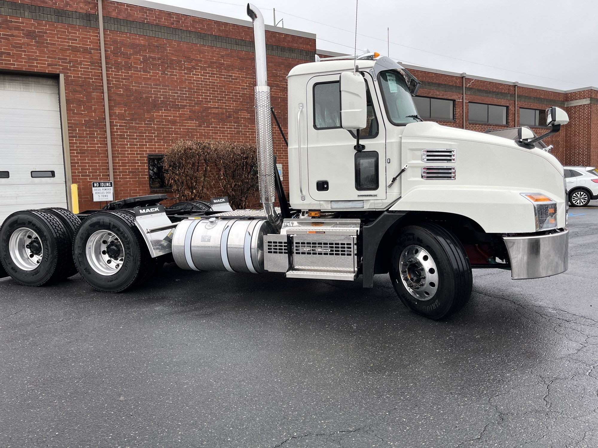 2026 MACK AN64T 2026 MACK AN64T - image 3 of 6