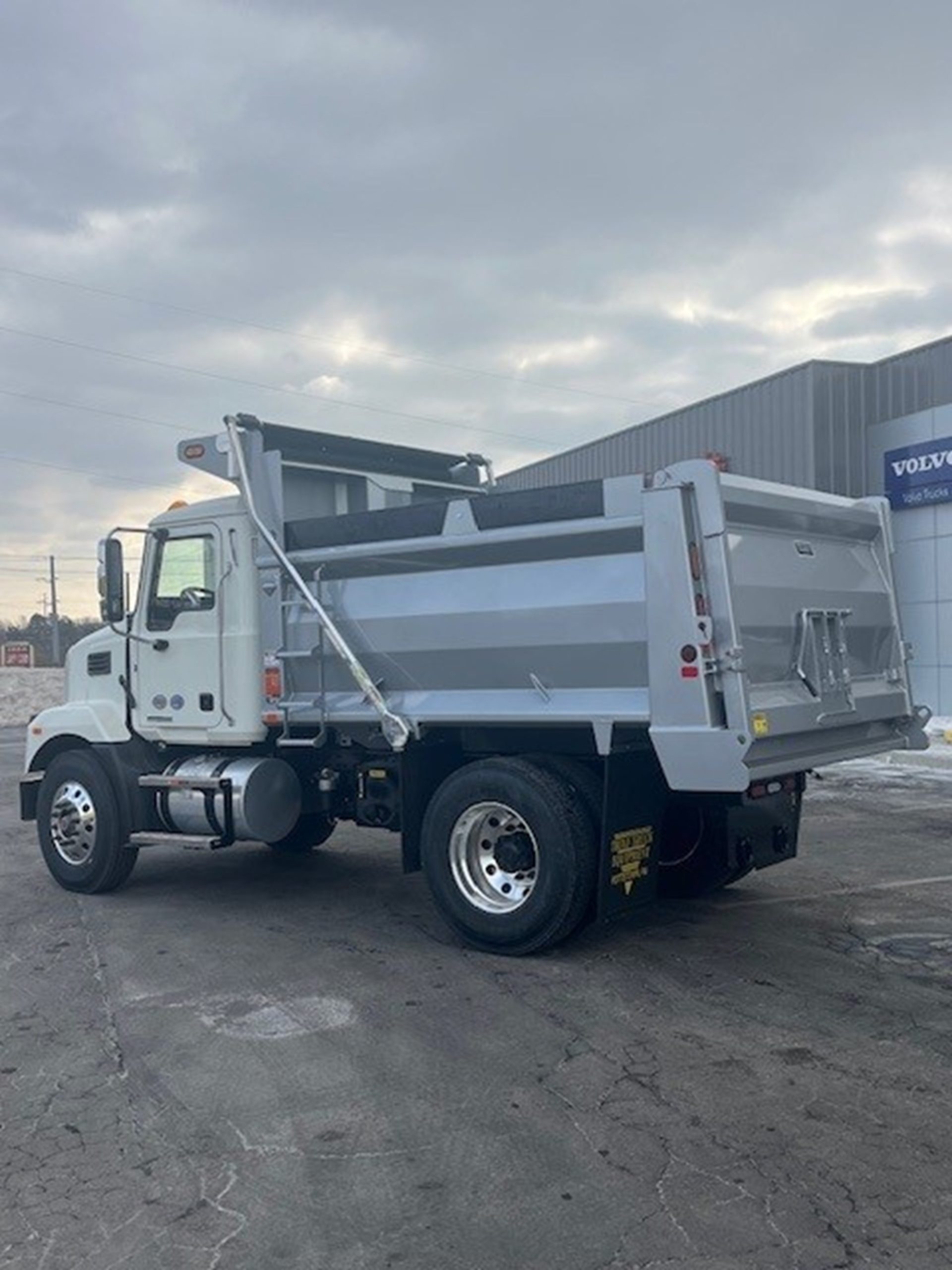 2026 MACK MD742 2026 MACK MD742 - image 4 of 6