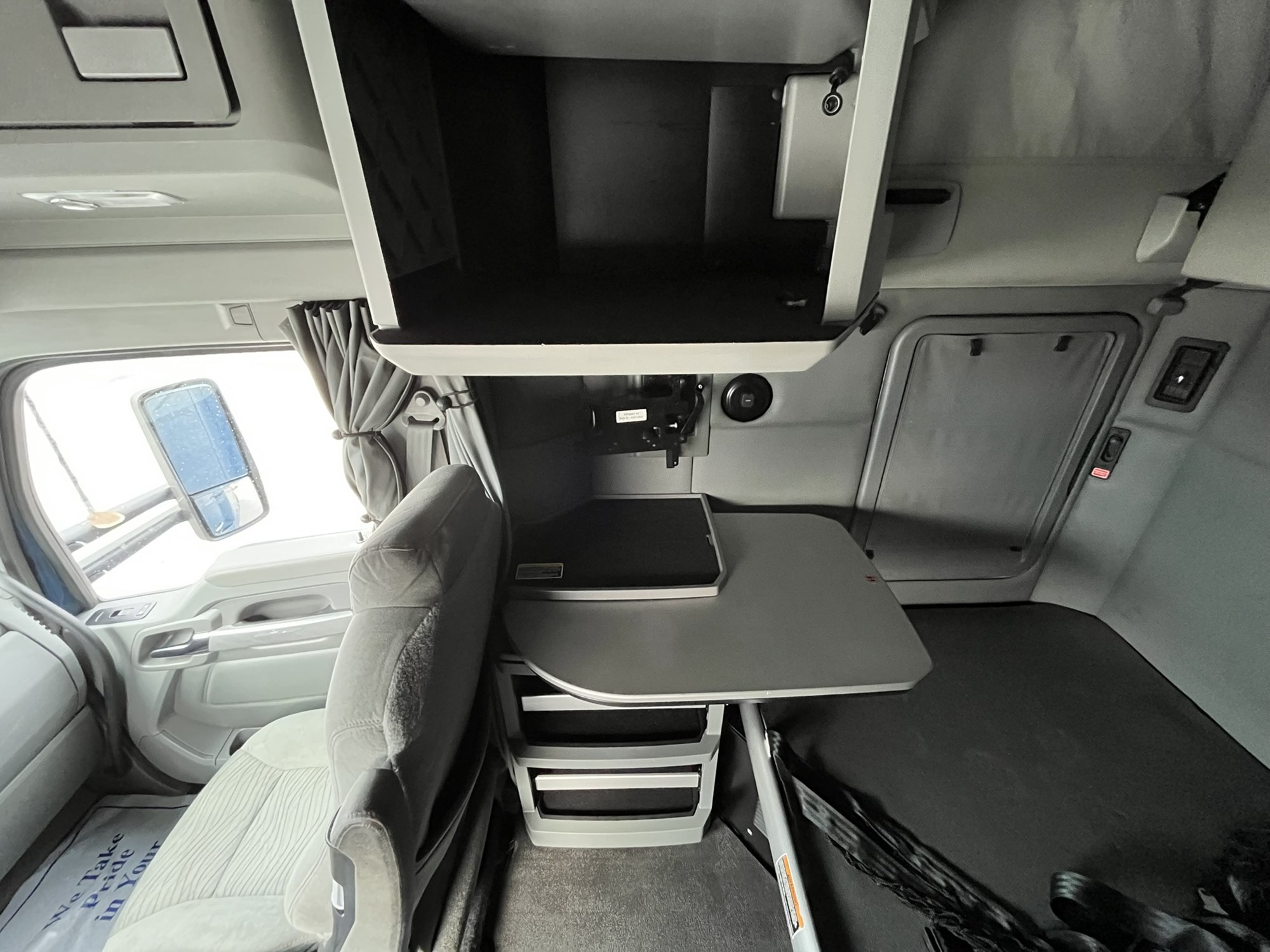 2018 KENWORTH T680 1104256-13 2018 KENWORTH T680 1104256-13