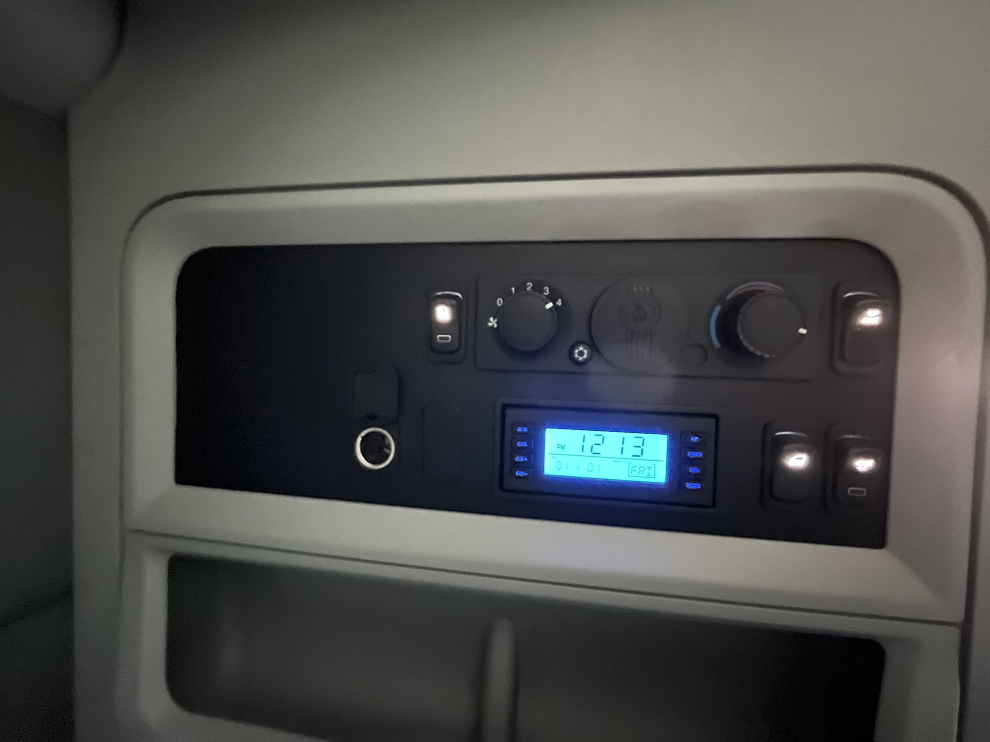 2018 KENWORTH T680 1104256-14 2018 KENWORTH T680 1104256-14