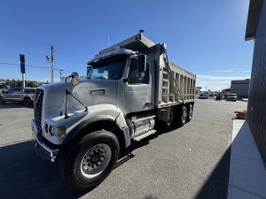 2006 VOLVO VHD 1104282-01