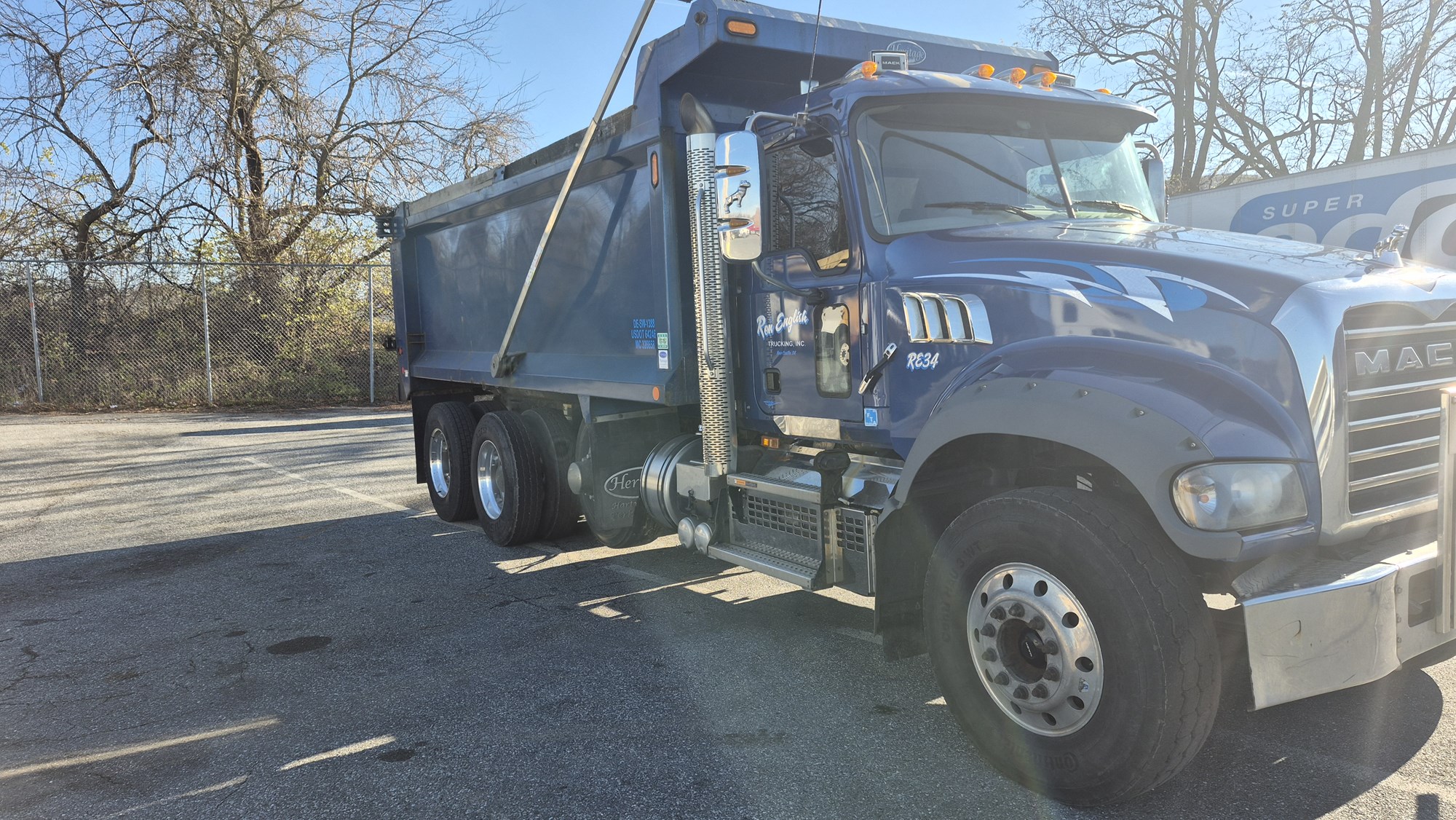 2021 MACK 64FR GR64F 2021 MACK 64FR GR64F - image 2 of 6