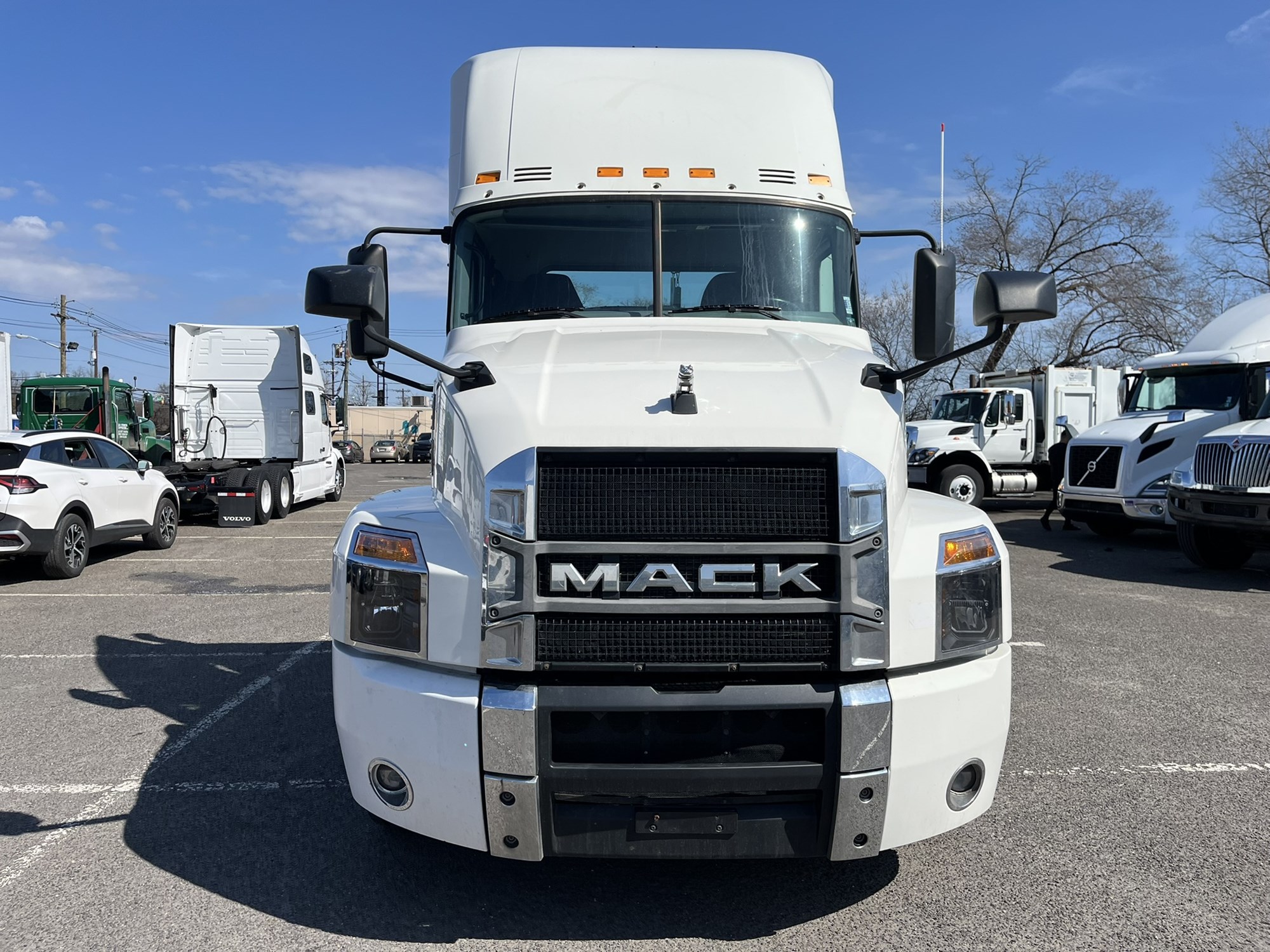2019 MACK AN64T 2019 MACK AN64T - image 2 of 6