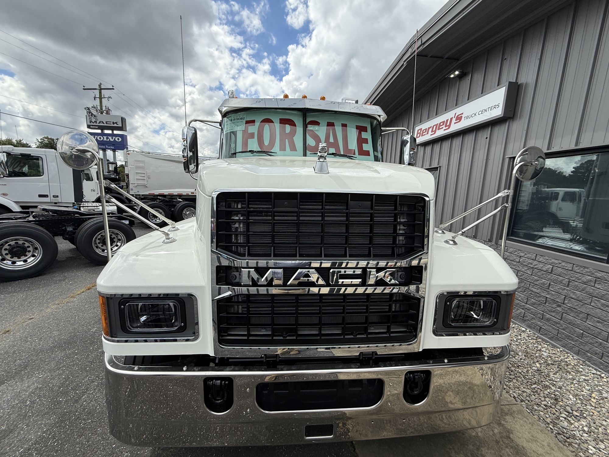 2026 MACK PI64T 2026 MACK PI64T - image 4 of 6