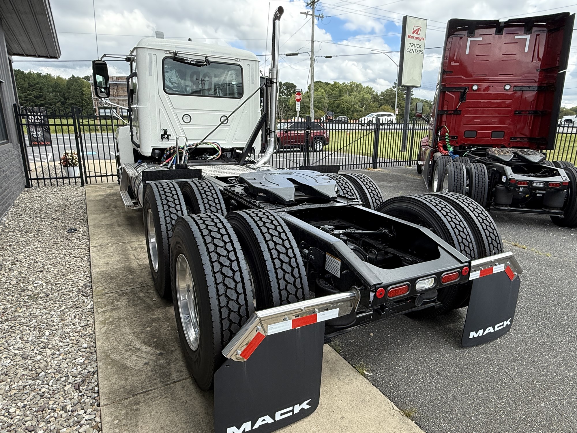 2026 MACK PI64T 2026 MACK PI64T - image 5 of 6