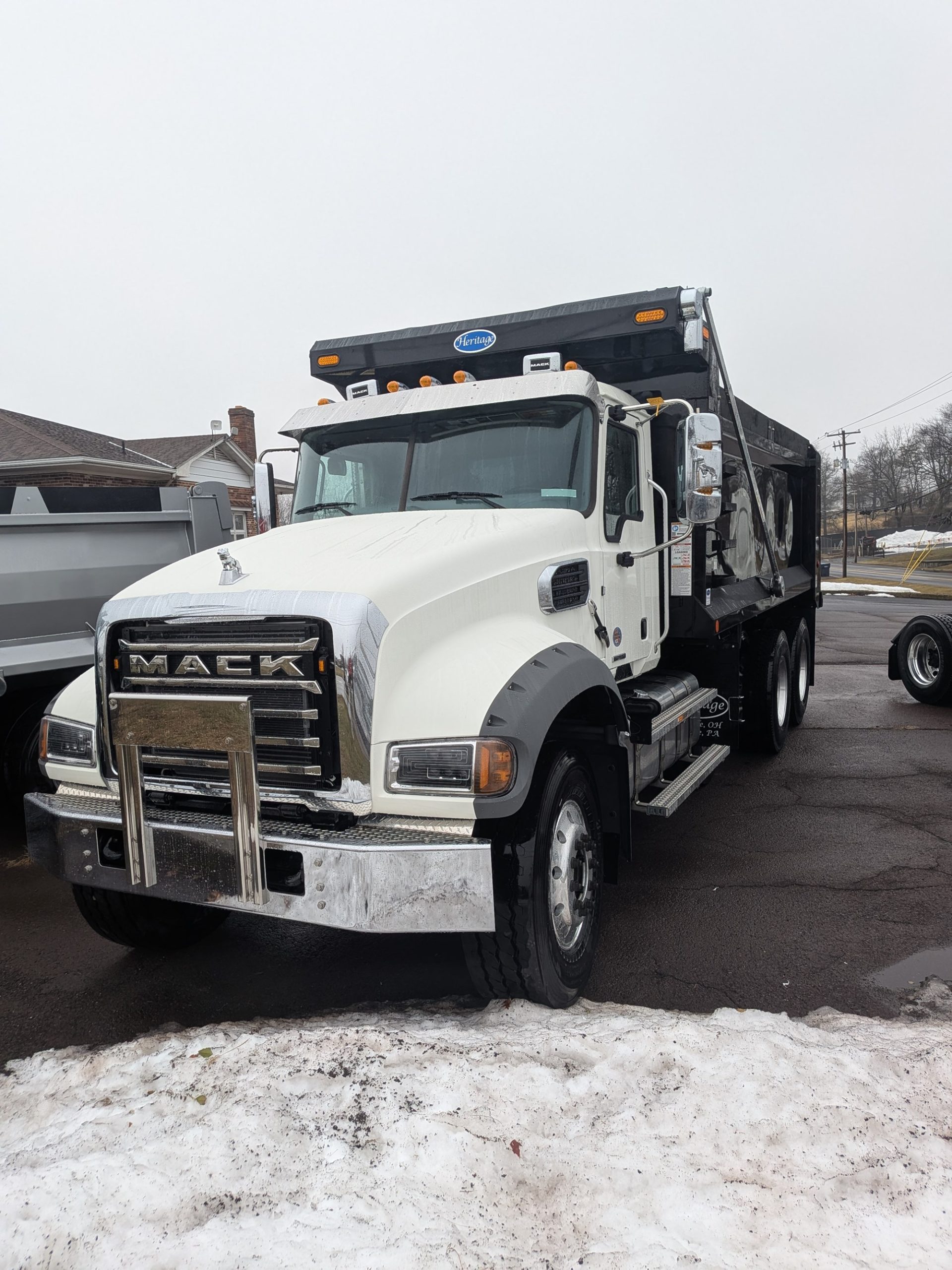 2026 MACK Granite 64FR 2026 MACK Granite 64FR - image 1 of 5