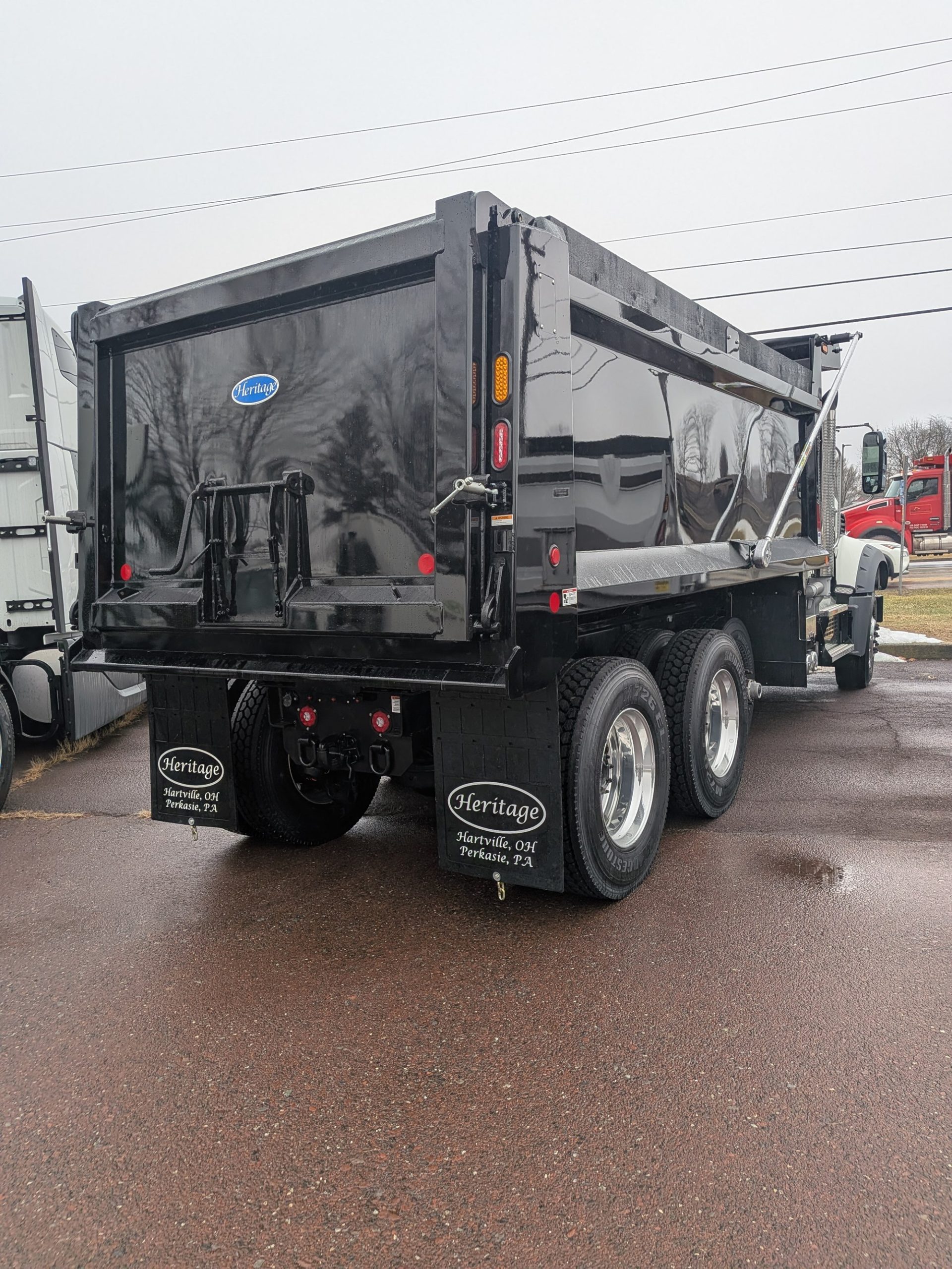 2026 MACK Granite 64FR 2026 MACK Granite 64FR - image 4 of 5
