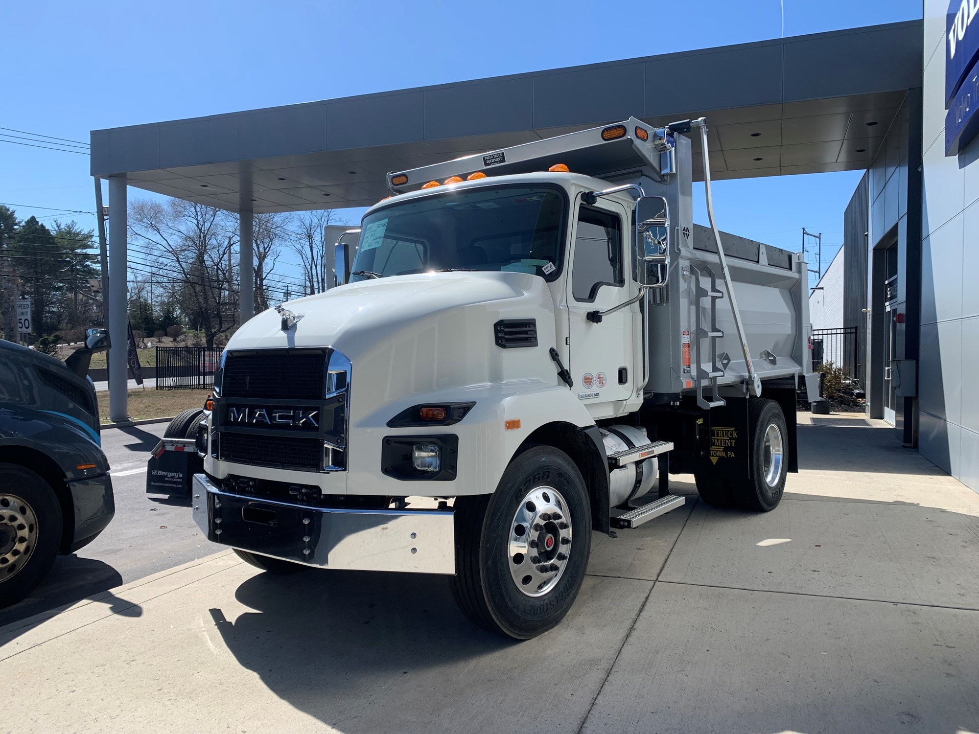 2026 MACK MD742 2026 MACK MD742 - image 1 of 3