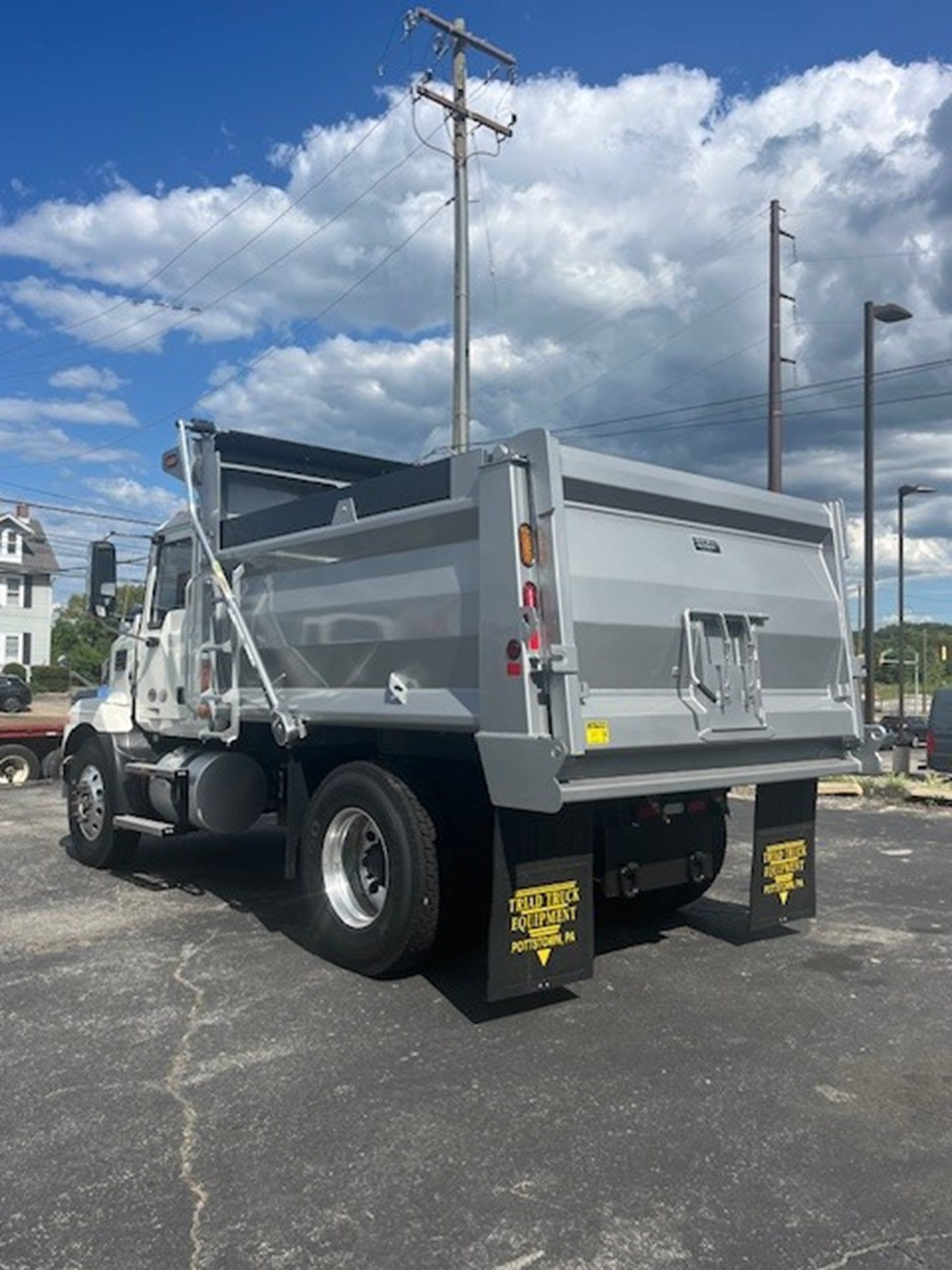 2026 MACK MD742 2026 MACK MD742 - image 2 of 3