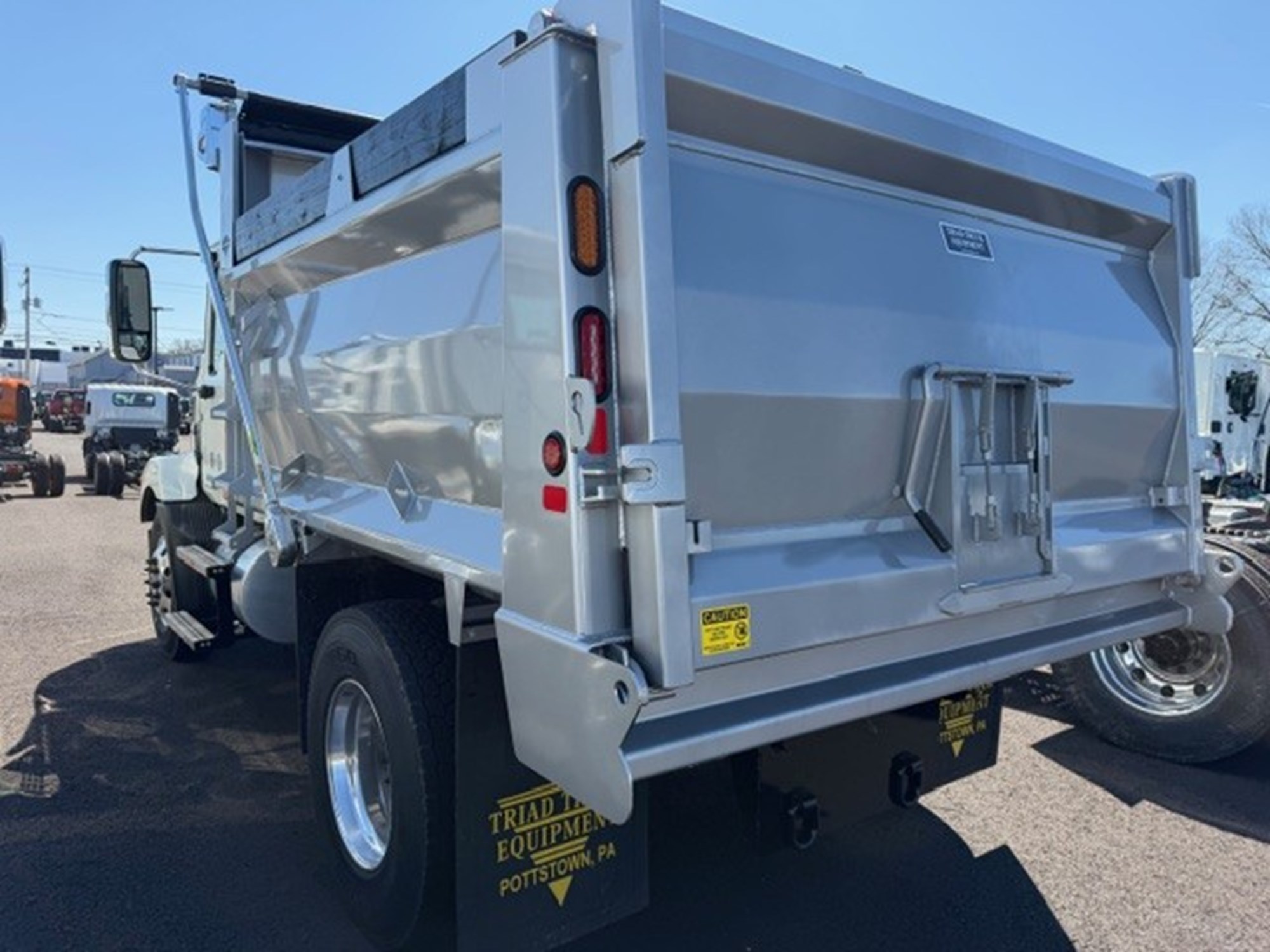 2026 MACK MD742 2026 MACK MD742 - image 3 of 5