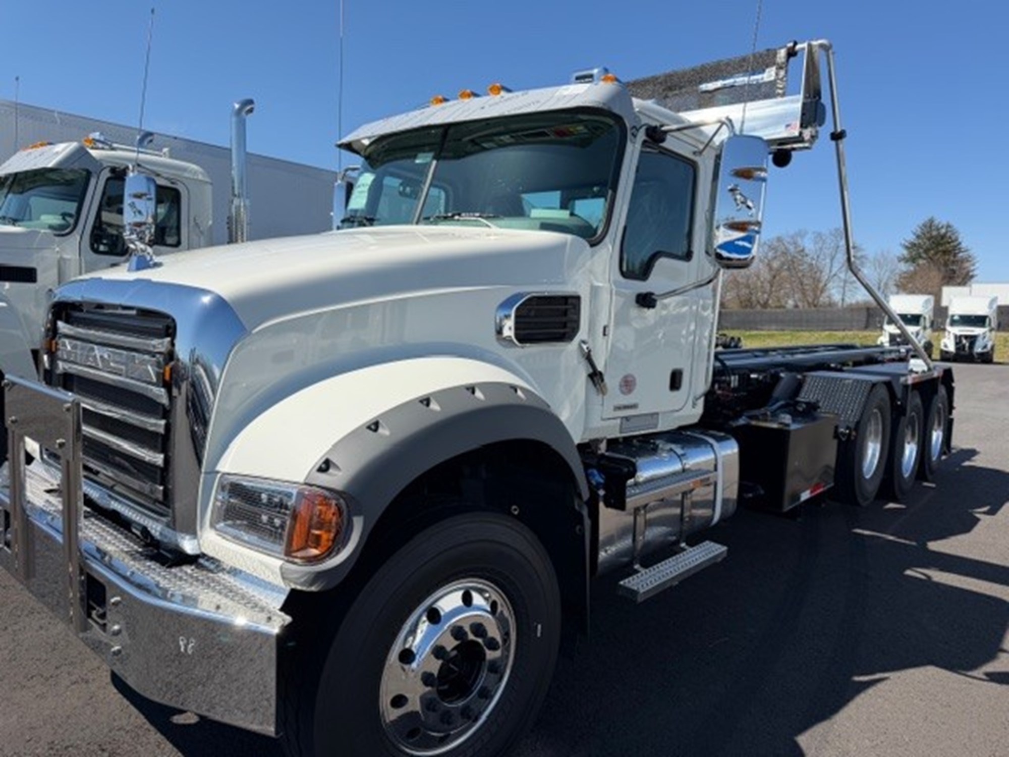 2027 MACK Granite 64FR 2027 MACK Granite 64FR - image 2 of 5