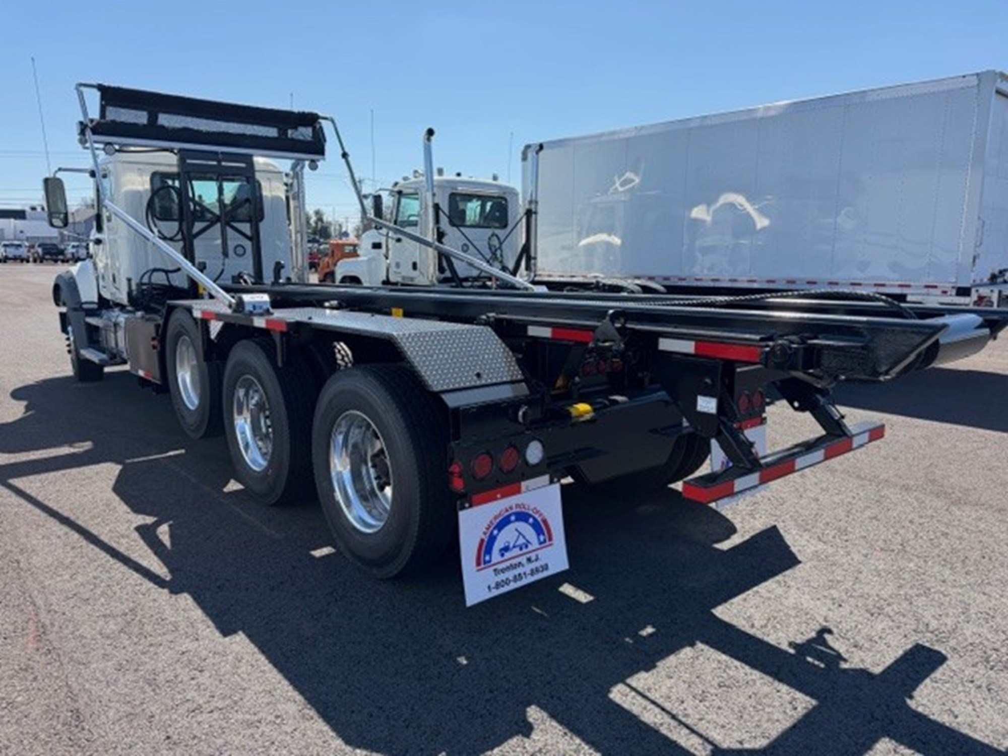 2027 MACK Granite 64FR 2027 MACK Granite 64FR - image 3 of 5