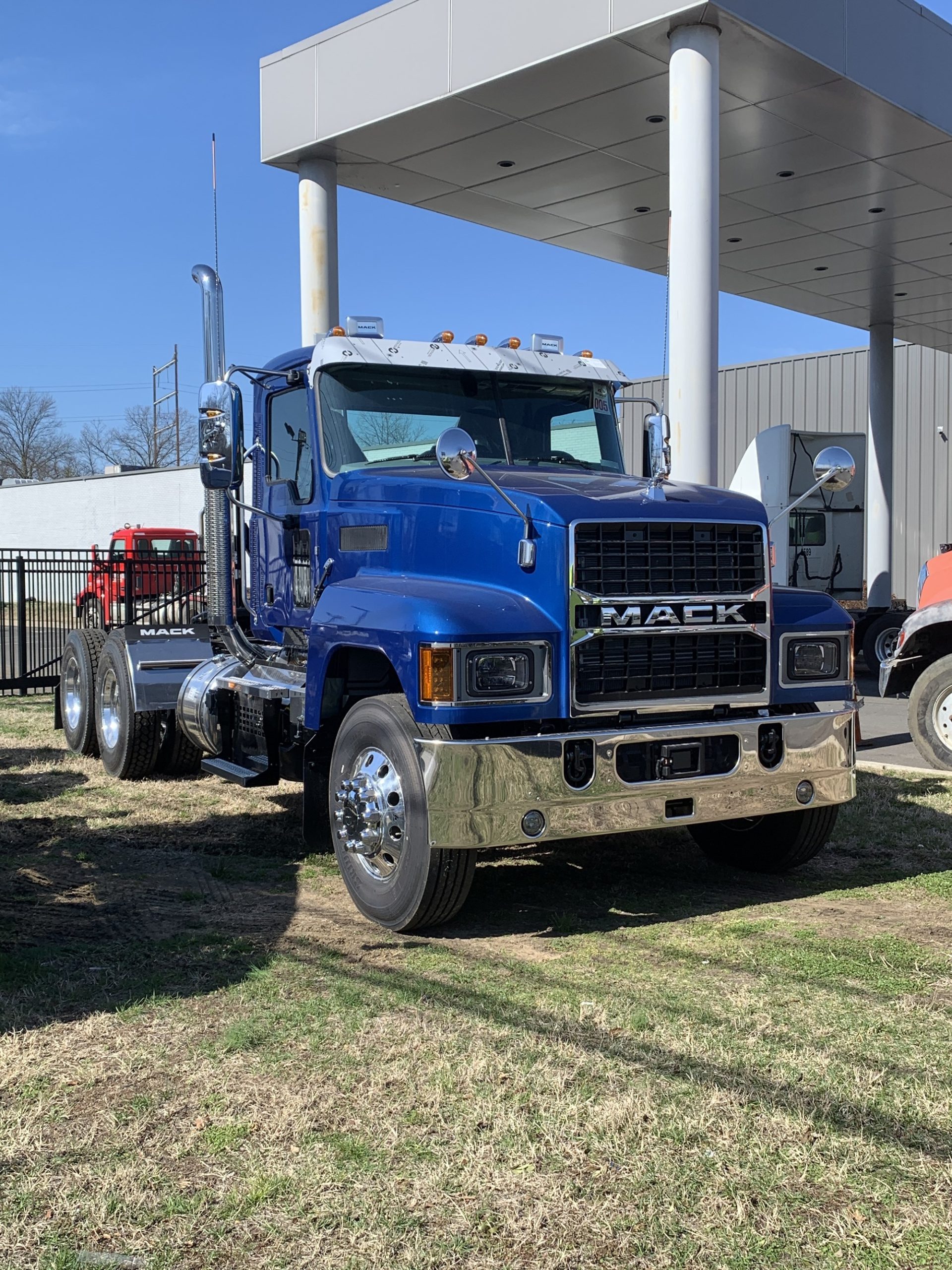 2027 MACK Pinnacle 64T DC 1104167-01 2027 MACK Pinnacle 64T DC 1104167-01