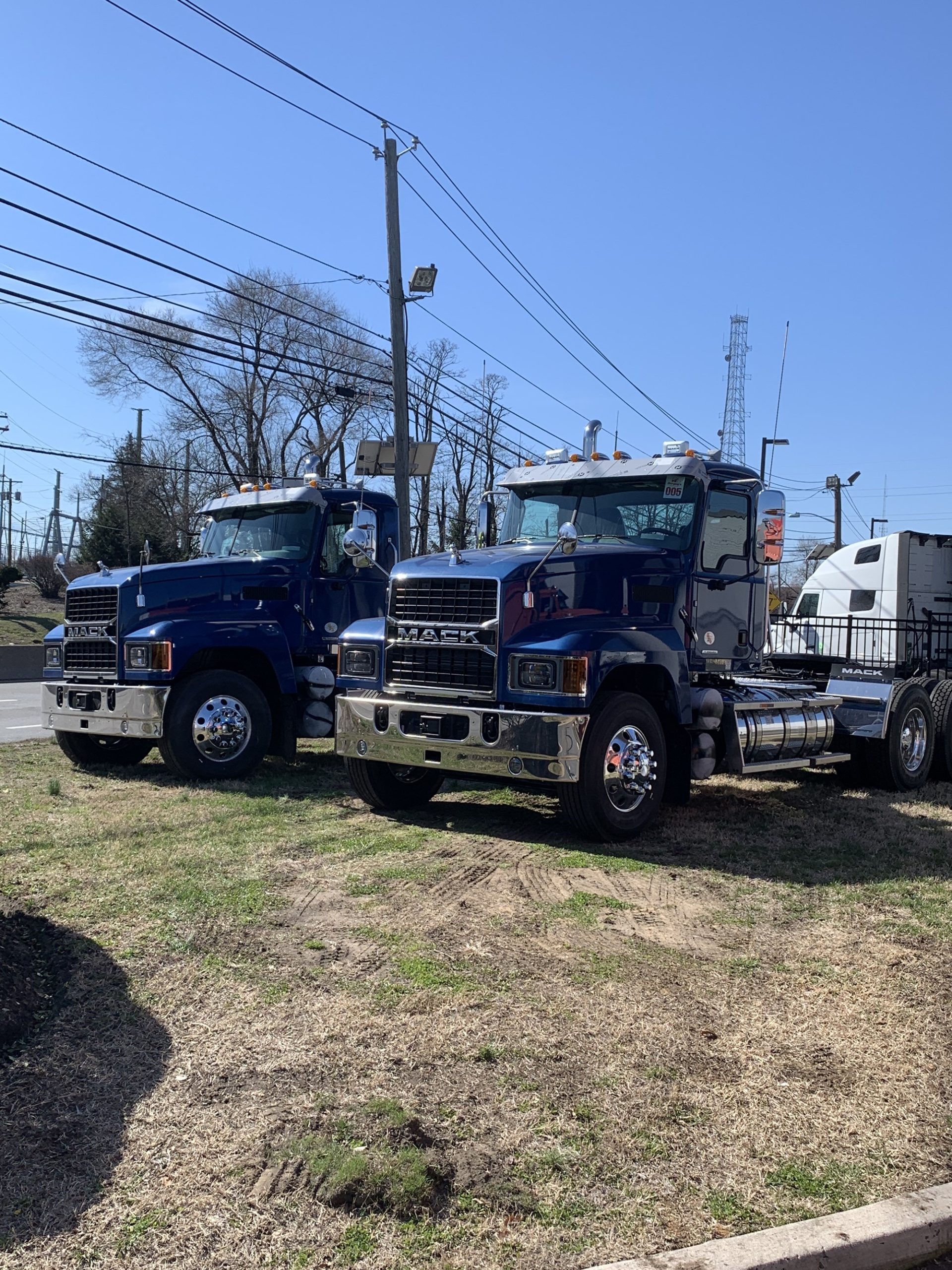 2027 MACK Pinnacle 64T DC 1104167-02 2027 MACK Pinnacle 64T DC 1104167-02