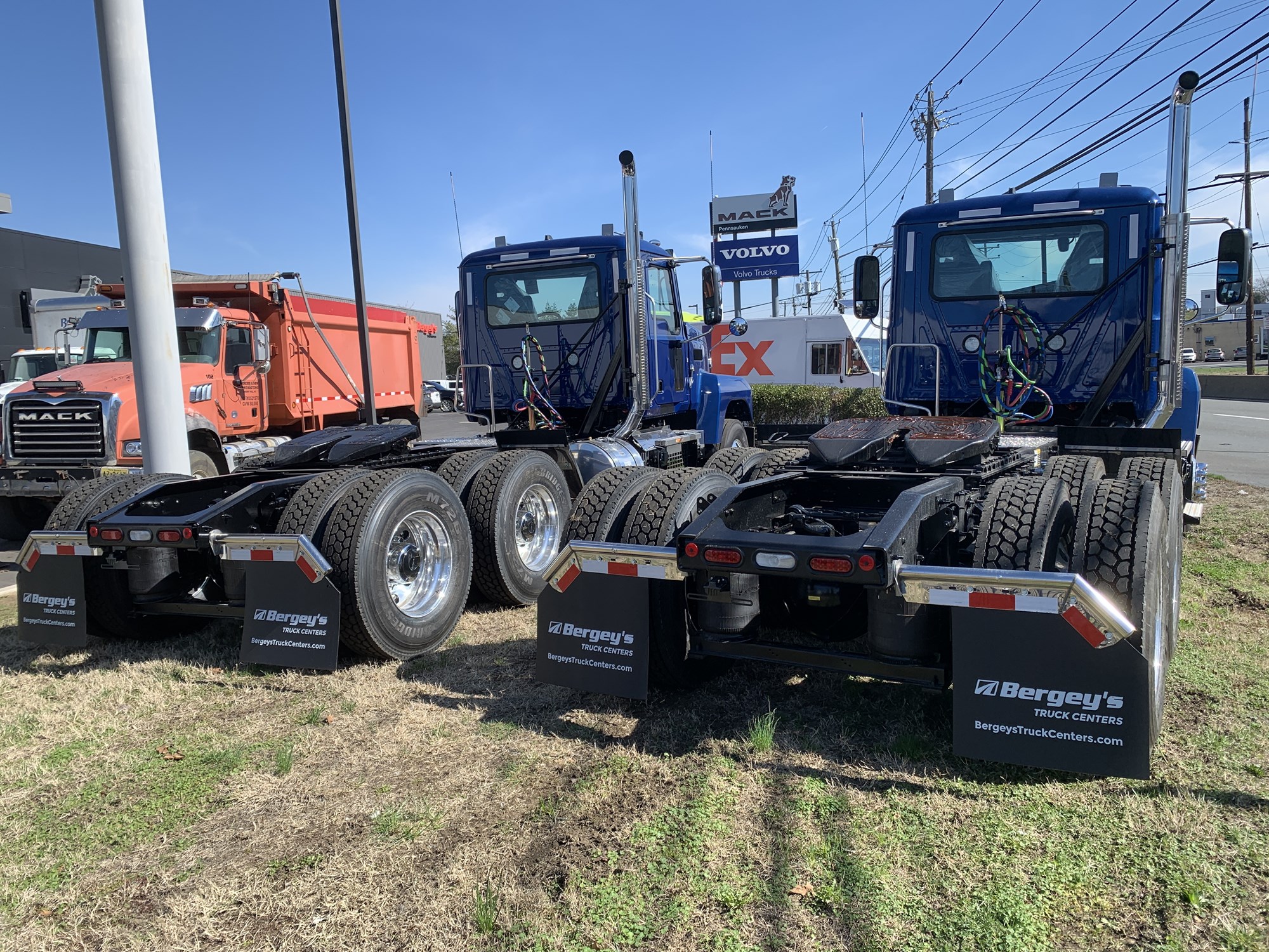 2027 MACK Pinnacle 64T DC 1104167-03 2027 MACK Pinnacle 64T DC 1104167-03