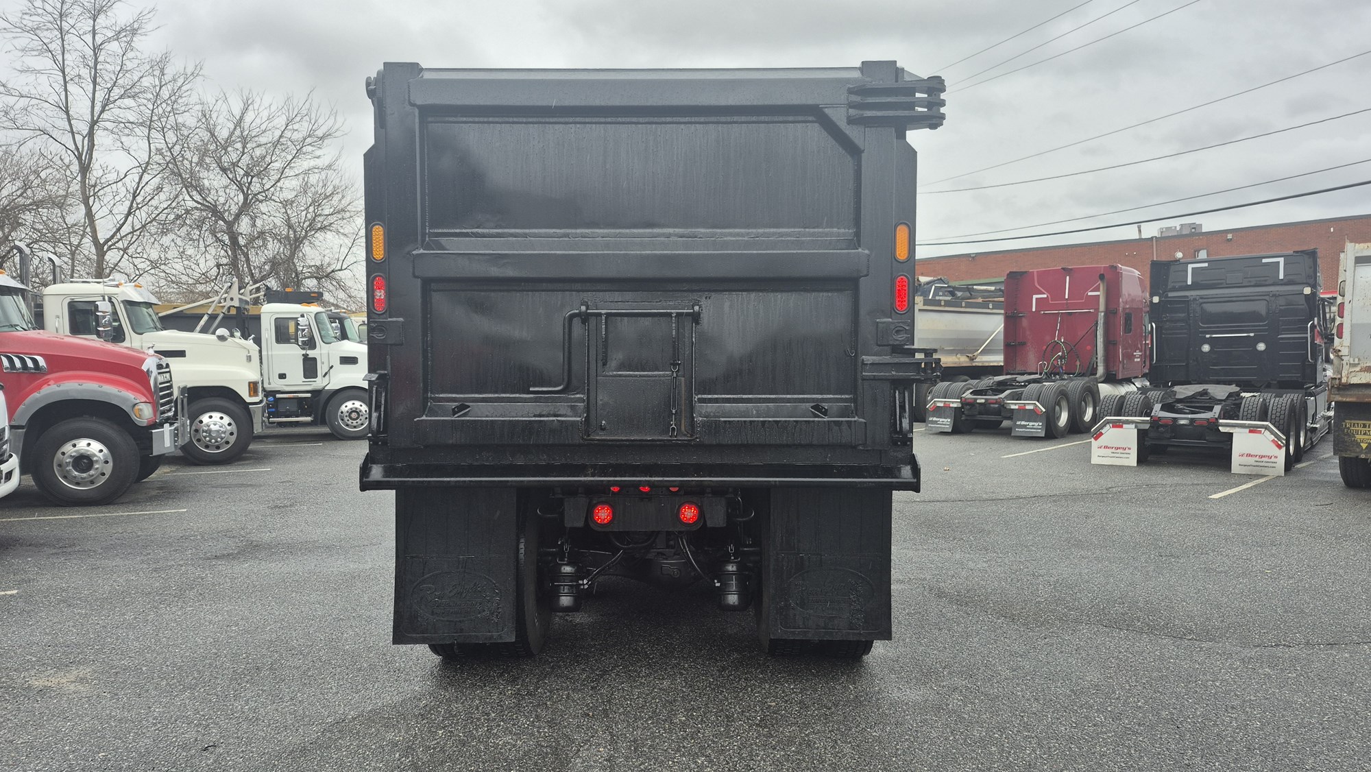 2021 MACK 64FR GR64F 2021 MACK 64FR GR64F - image 4 of 6