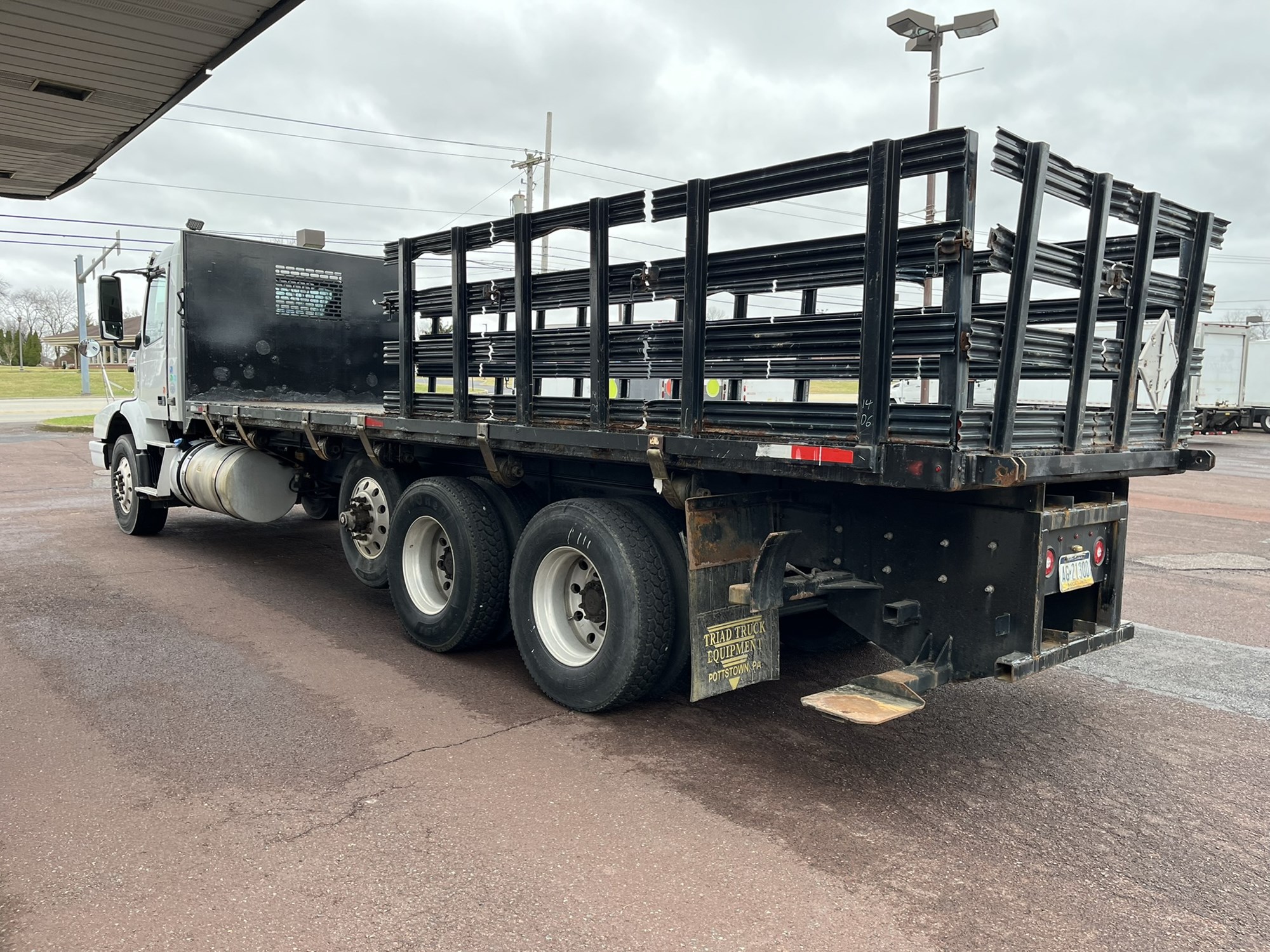 2014 VOLVO VHD 2014 VOLVO VHD - image 6 of 6