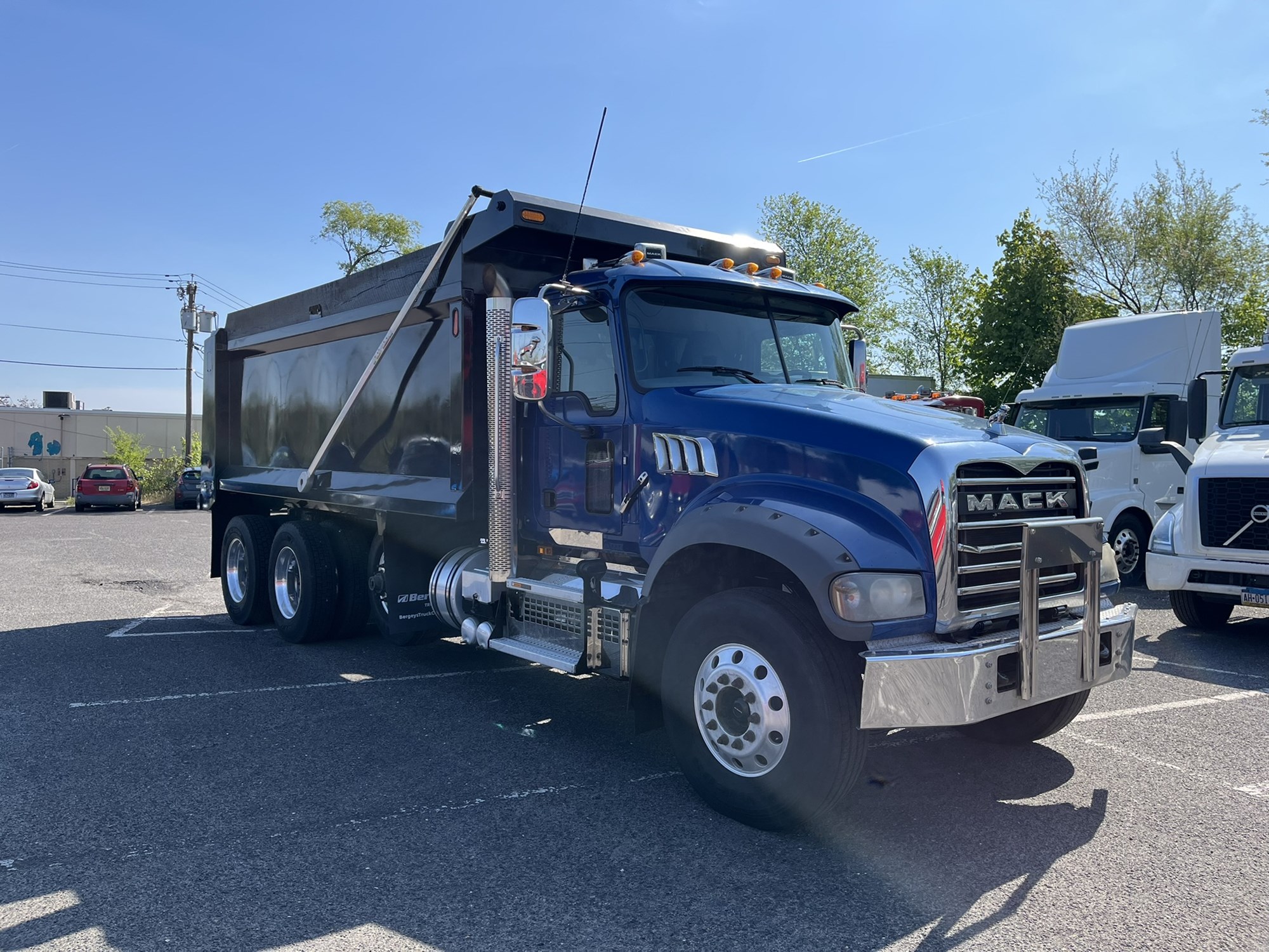 2021 MACK 64FR GR64F 2021 MACK 64FR GR64F - image 3 of 6