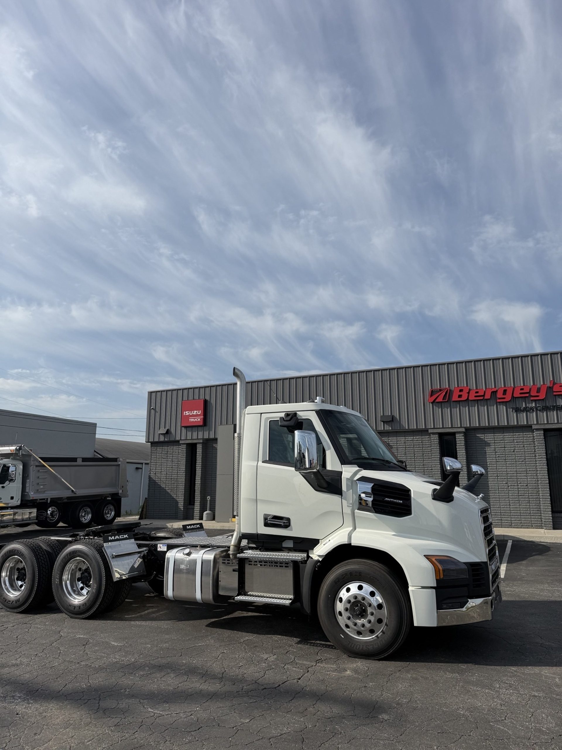 2027 MACK ANTHEM GEN2 64T 2027 MACK ANTHEM GEN2 64T - image 6 of 6