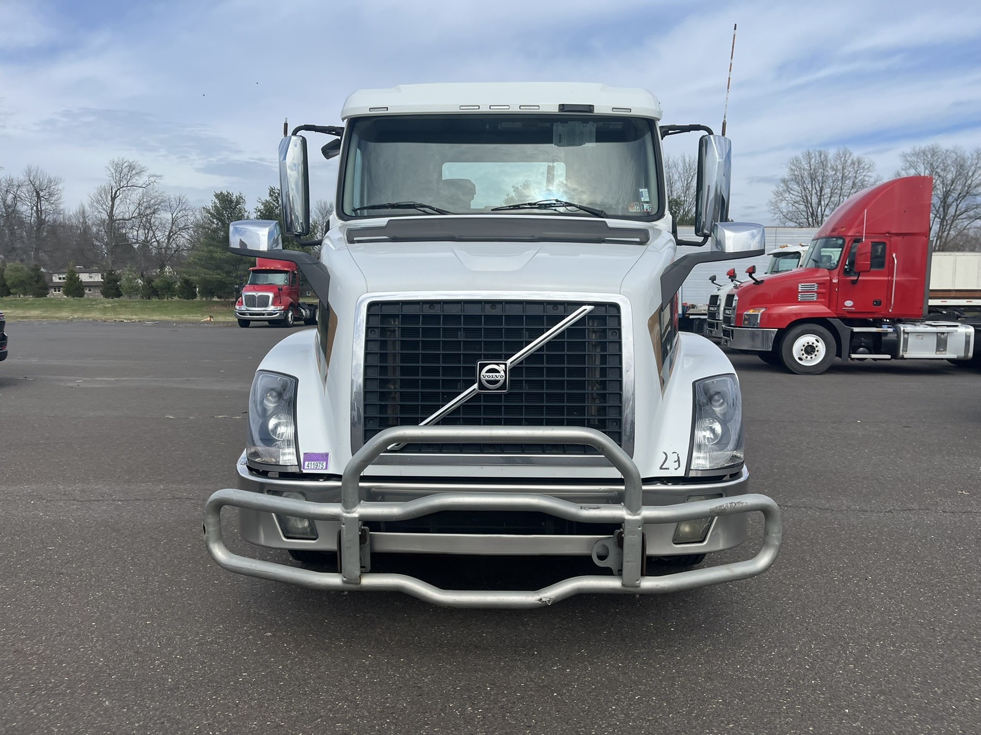 2014 VOLVO VN 1040269-02 2014 VOLVO VN 1040269-02