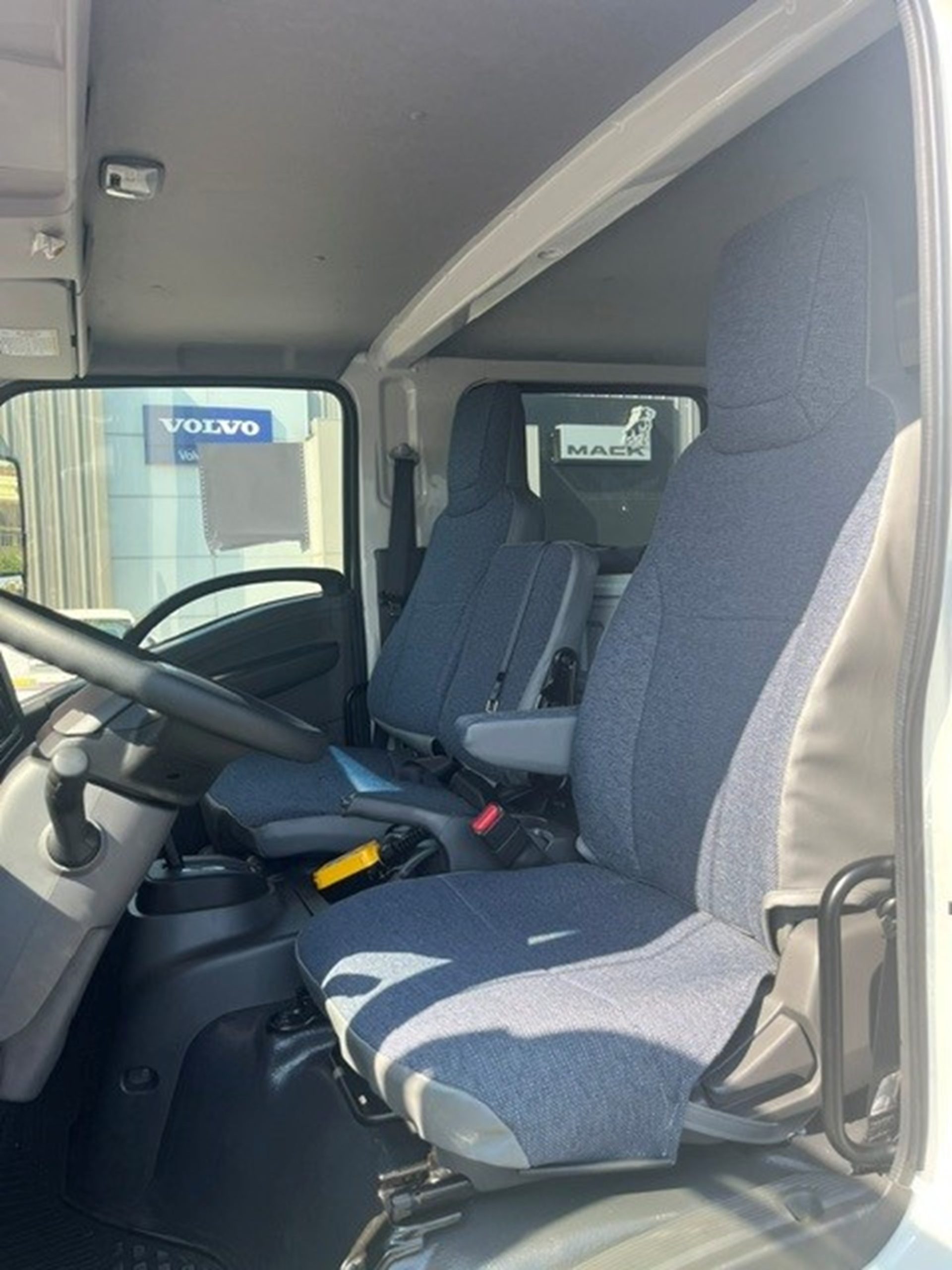 2025 ISUZU NRR 2025 ISUZU NRR - image 6 of 6