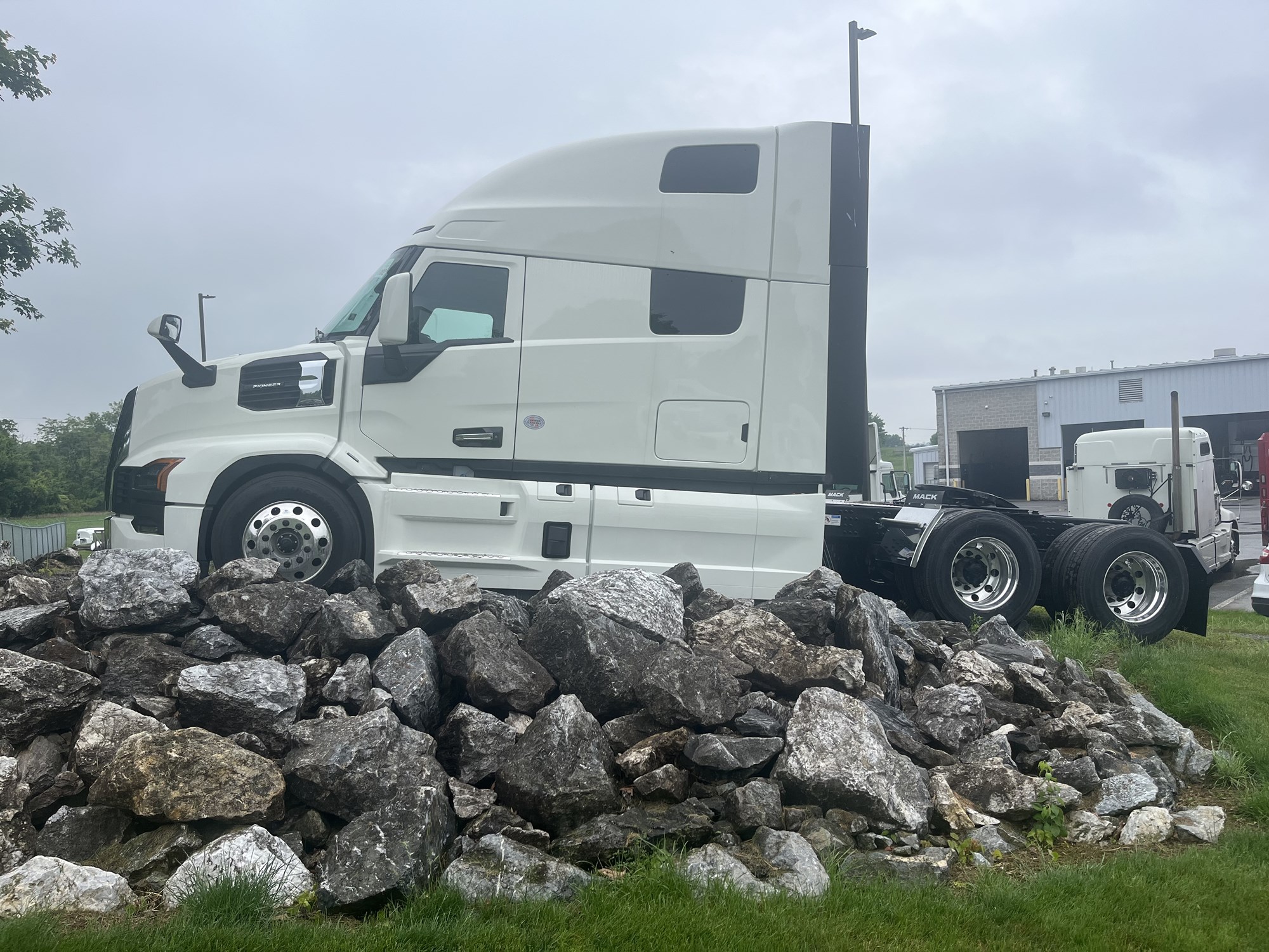 2026 MACK PIONEER 64T 76 1083092-01 2026 MACK PIONEER 64T 76 1083092-01