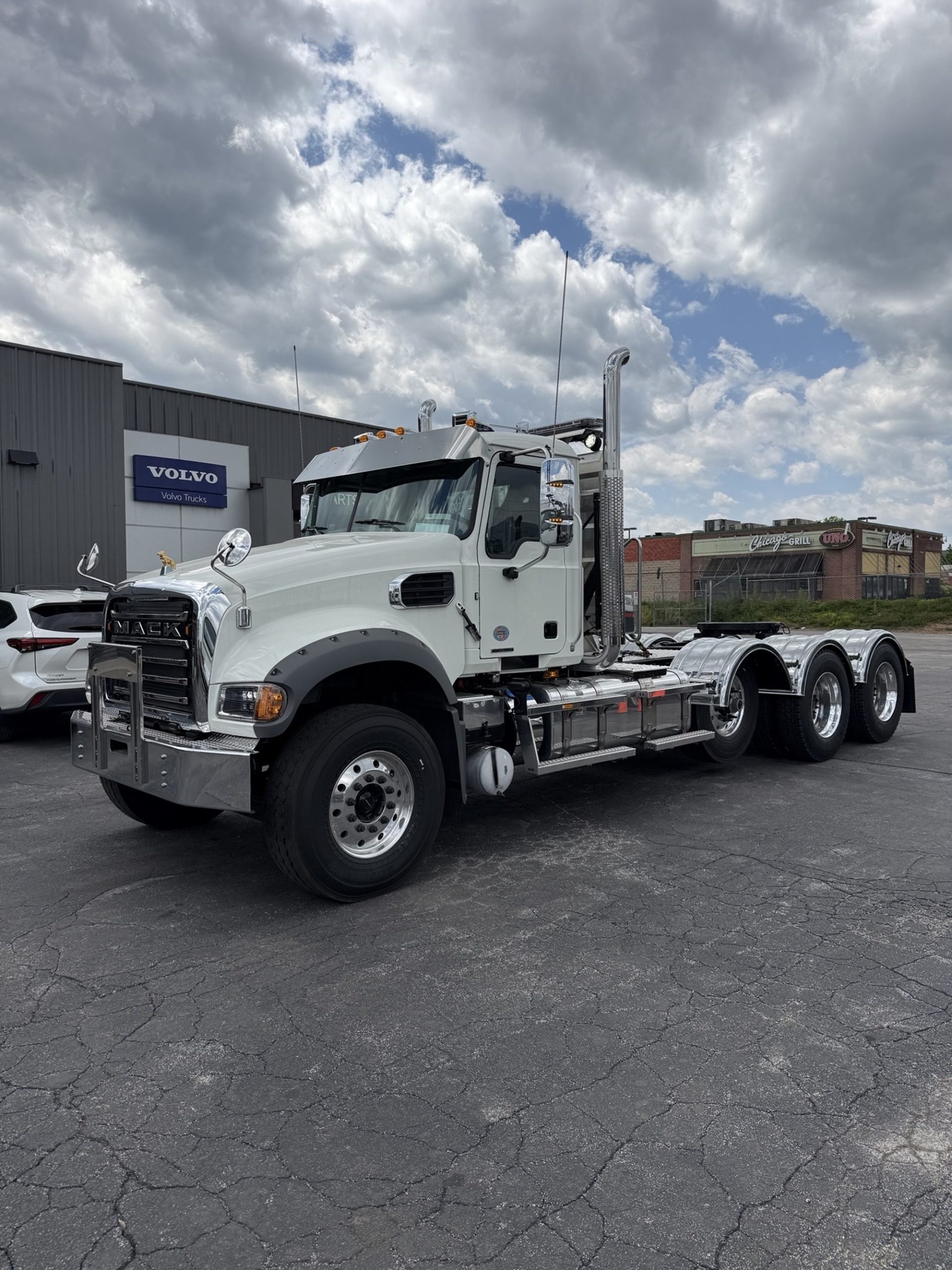 2026 MACK Granite 64FT 2026 MACK Granite 64FT - image 1 of 6