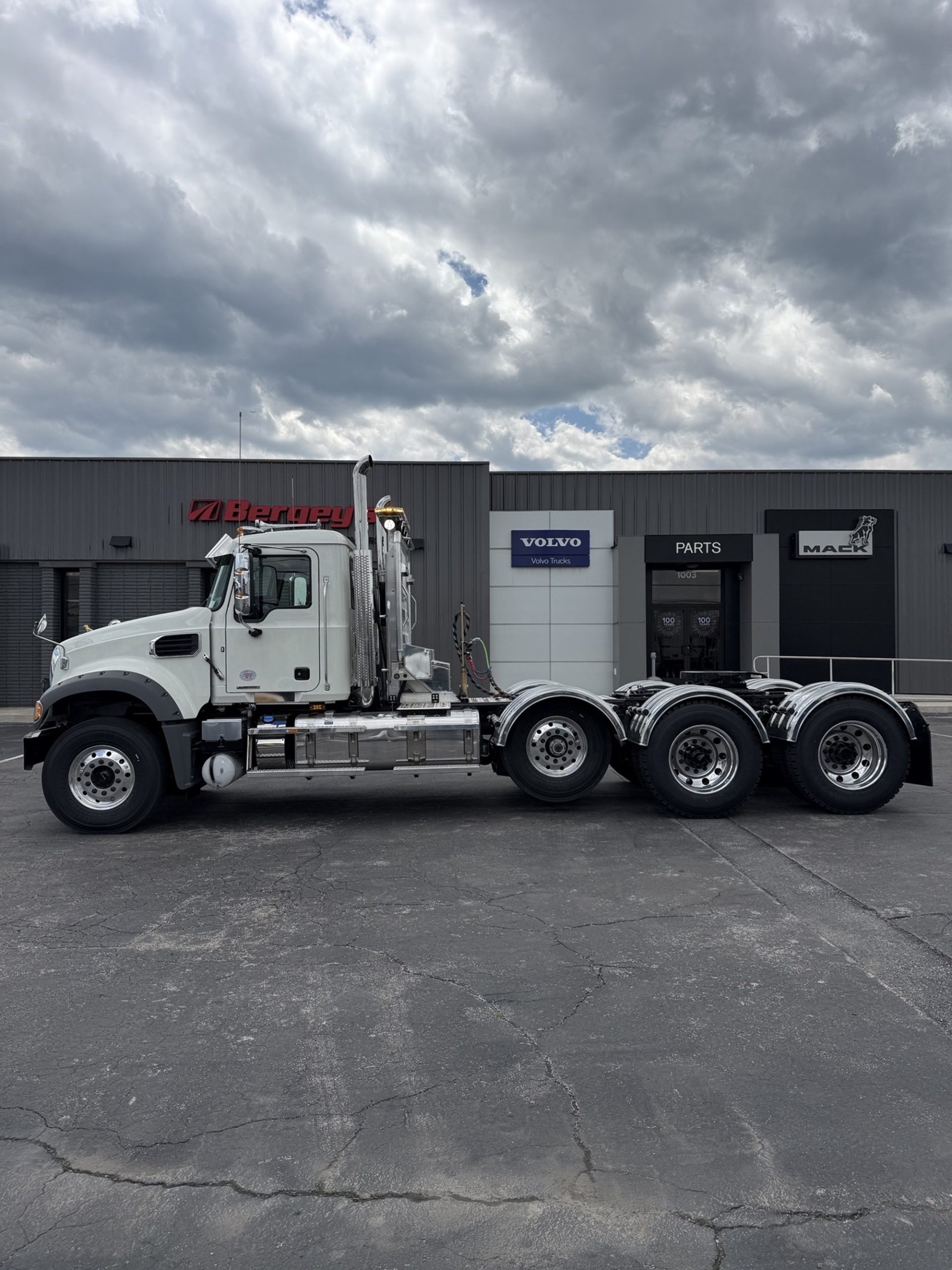2026 MACK Granite 64FT 2026 MACK Granite 64FT - image 2 of 6