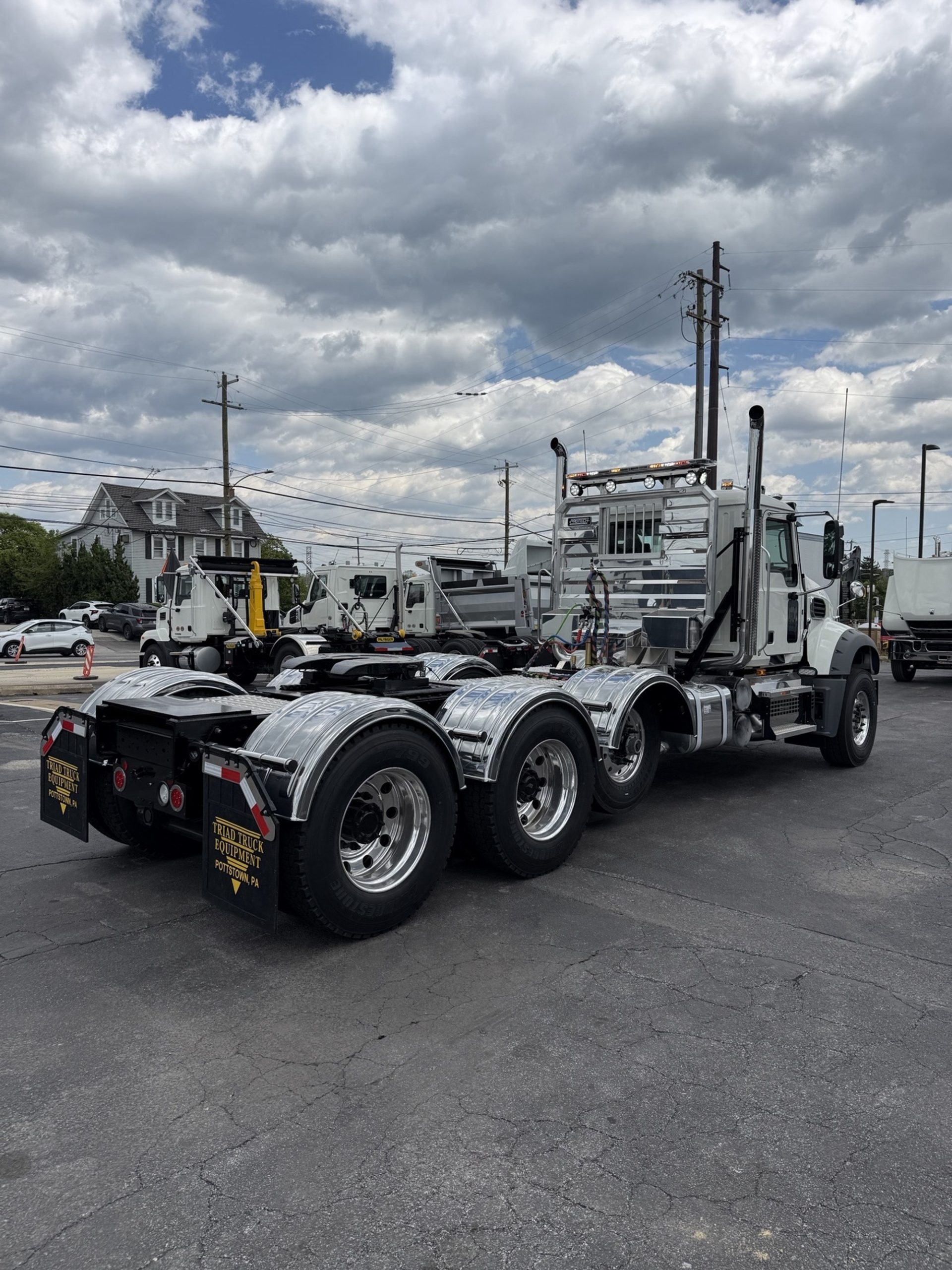2026 MACK Granite 64FT 2026 MACK Granite 64FT - image 5 of 6