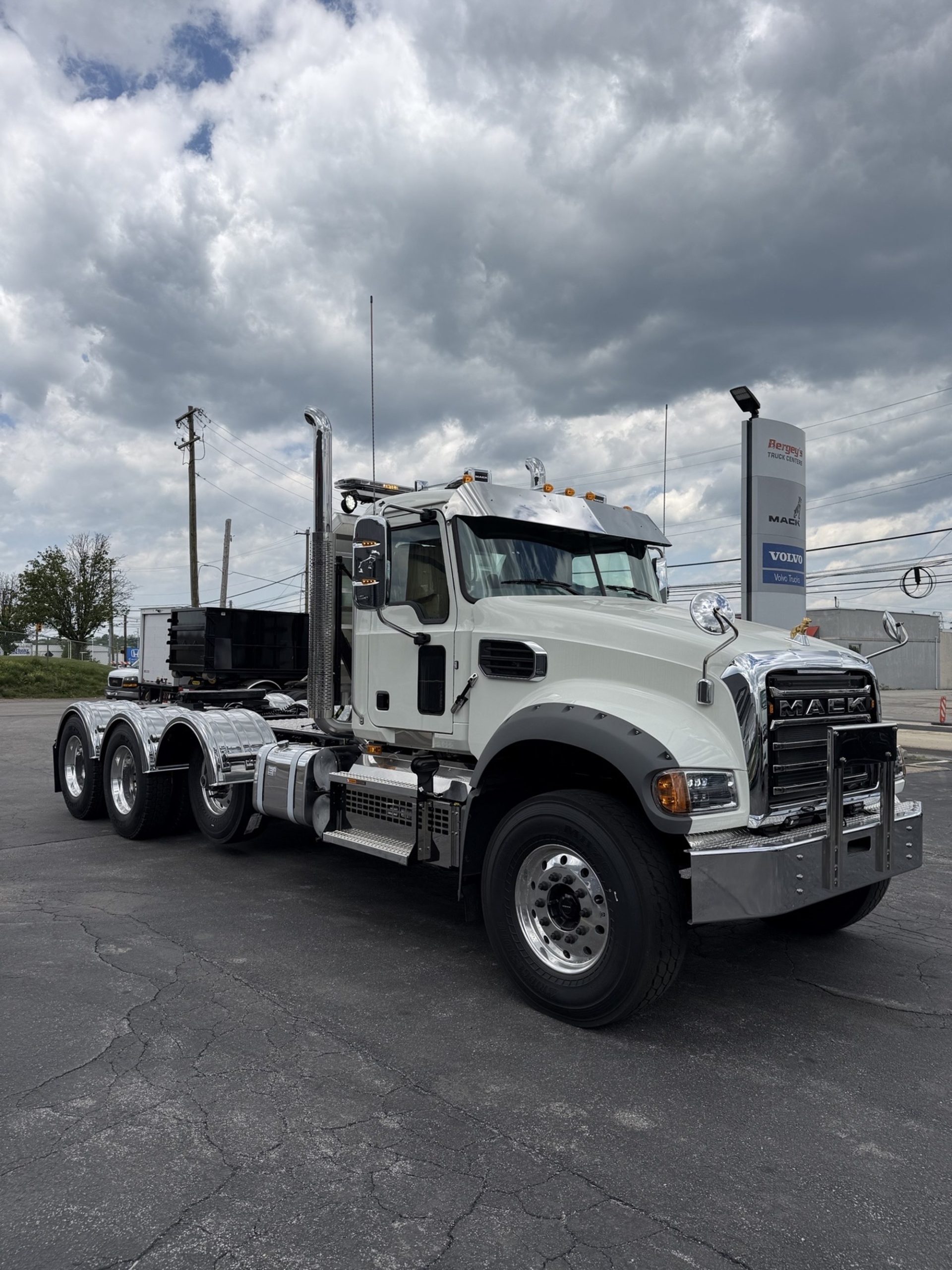 2026 MACK Granite 64FT 2026 MACK Granite 64FT - image 6 of 6