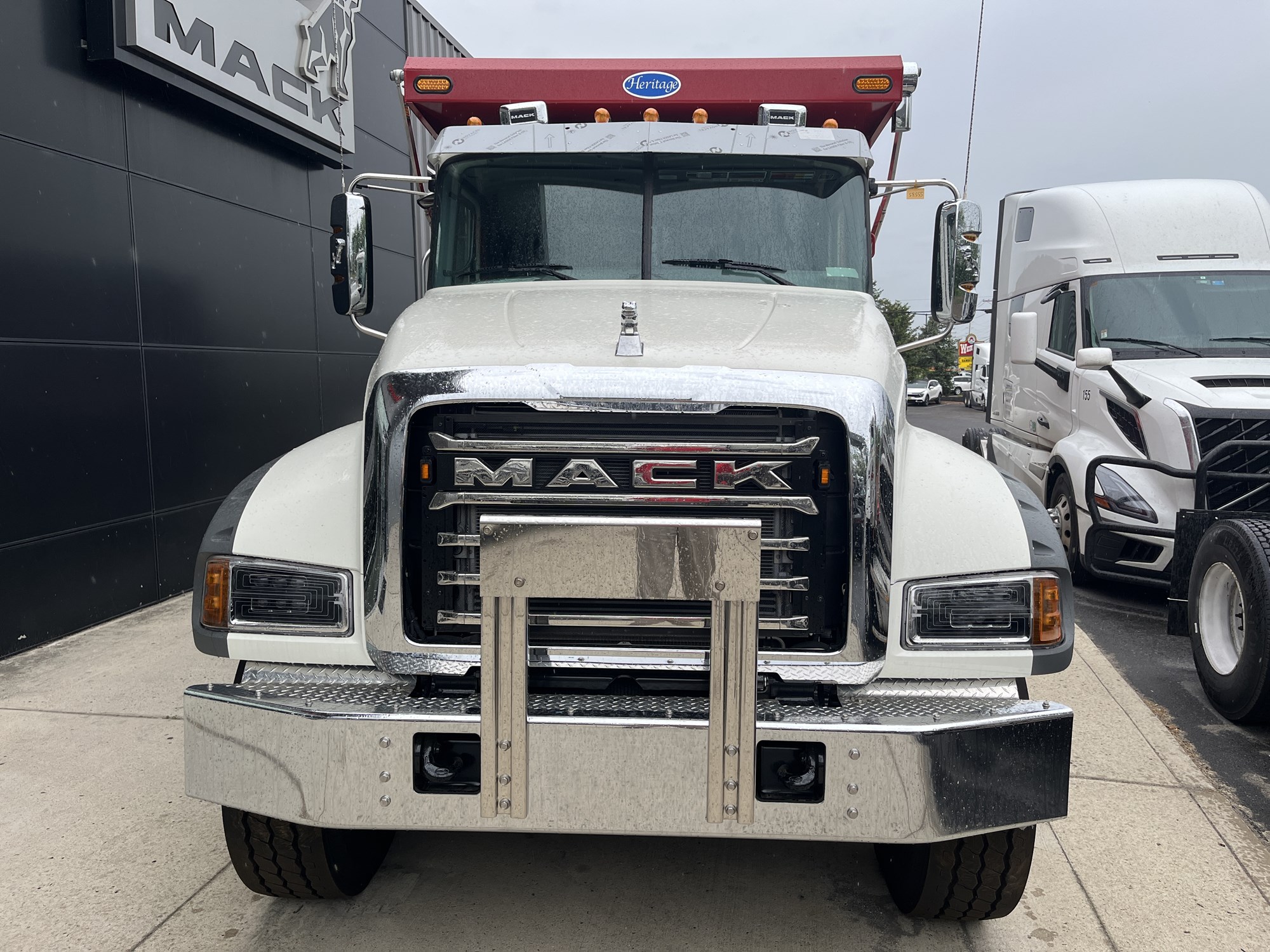 2026 MACK Granite 64FR 2026 MACK Granite 64FR - image 2 of 6