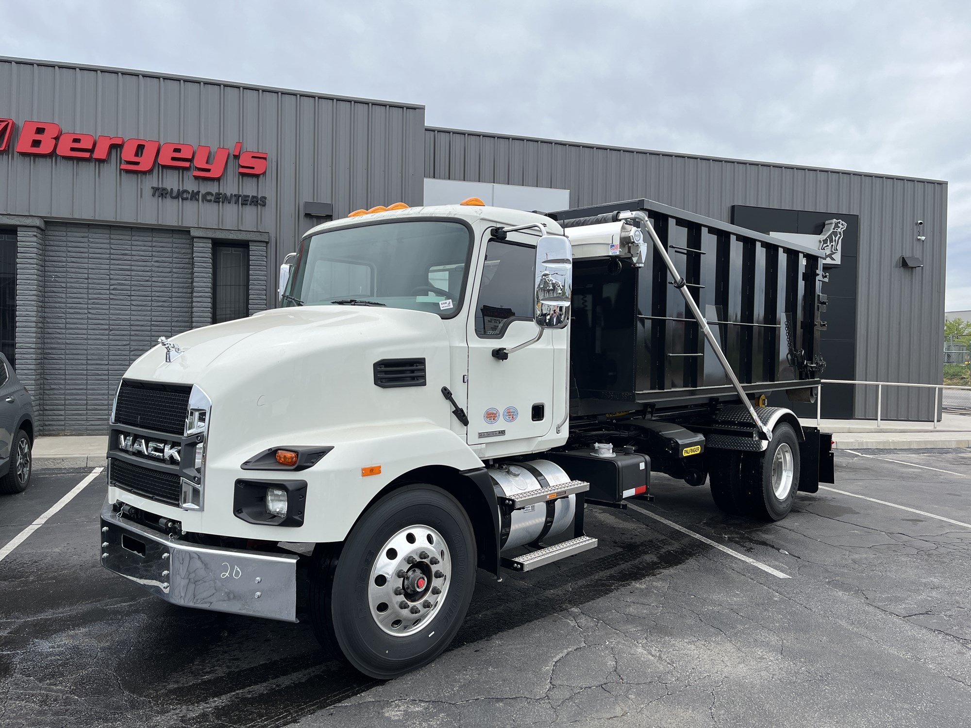 2026 MACK MD742 2026 MACK MD742 - image 1 of 6