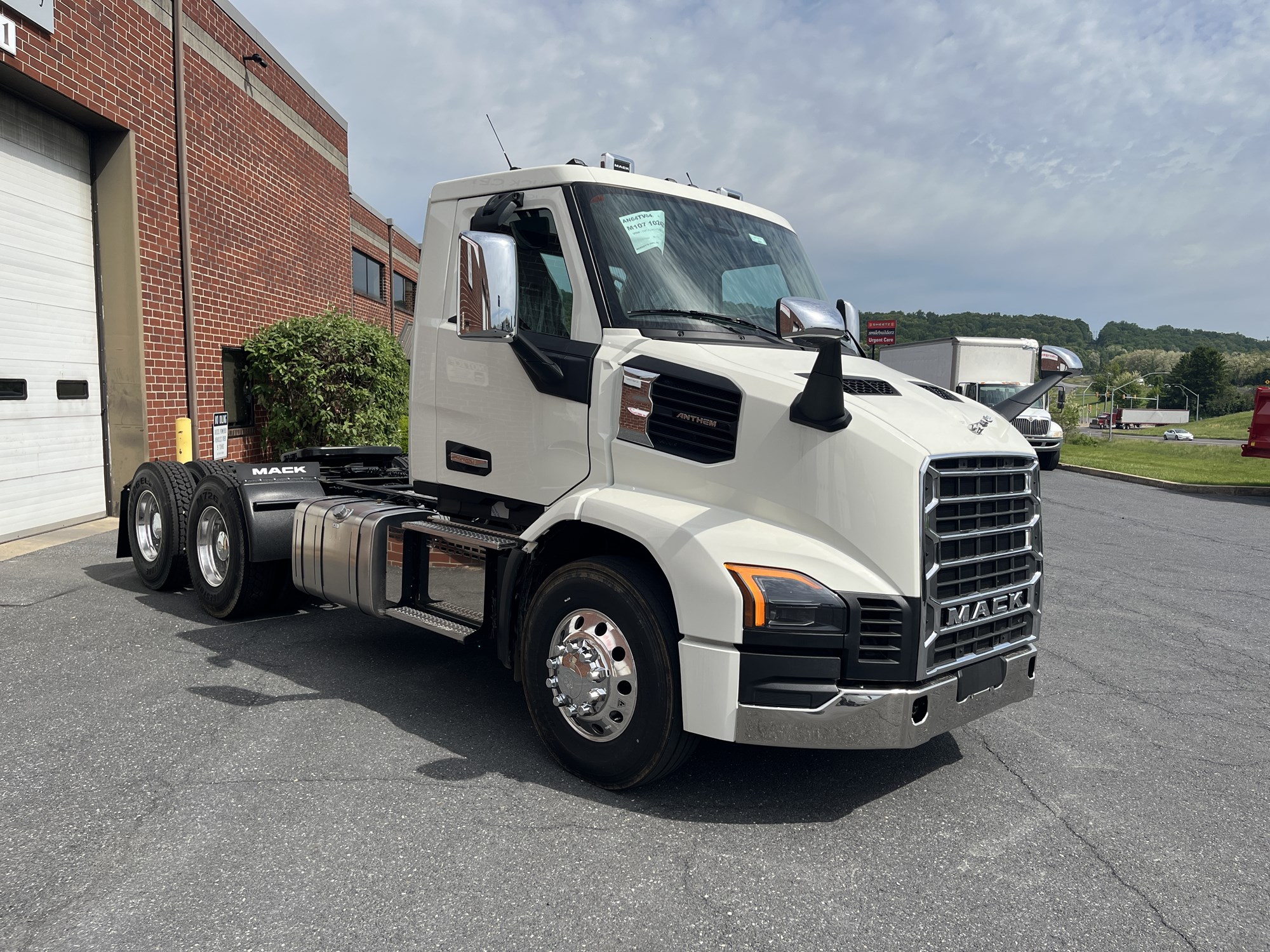 2027 MACK ANTHEM GEN2 64T 2027 MACK ANTHEM GEN2 64T - image 3 of 6
